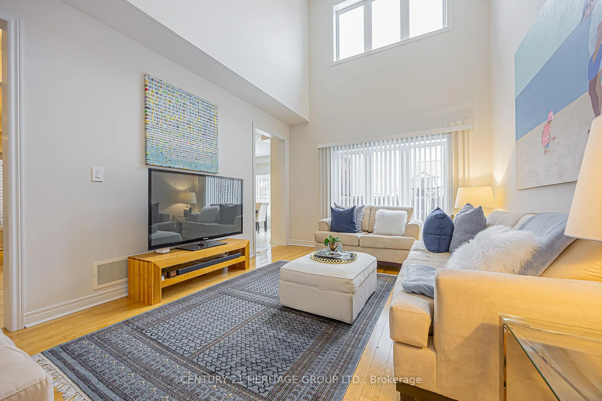 Photo 3 of 52 Maple Valley Road, Vaughan, Patterson — HOMEH
