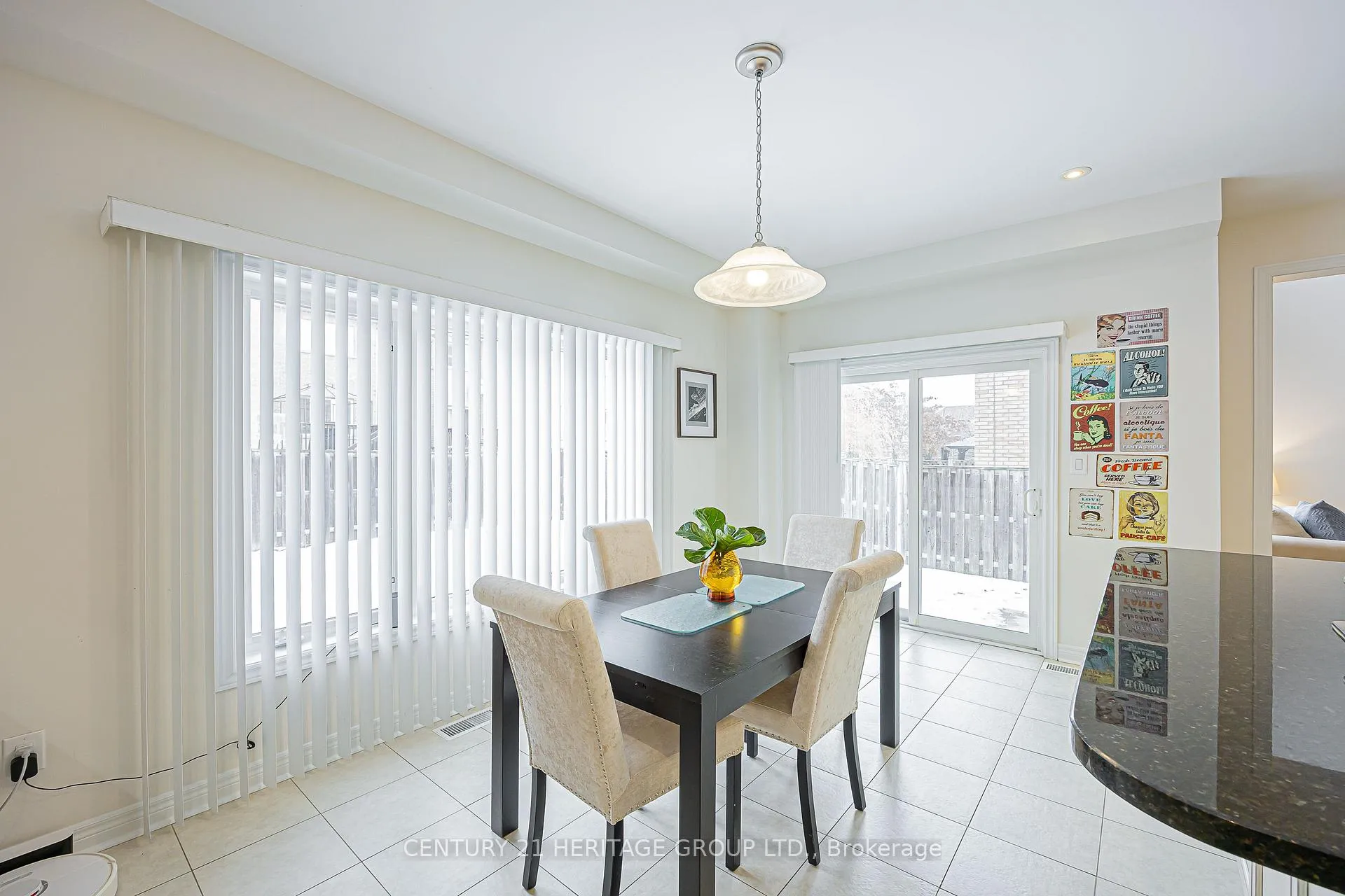 Photo 7 of 52 Maple Valley Road, Vaughan, Patterson — HOMEH