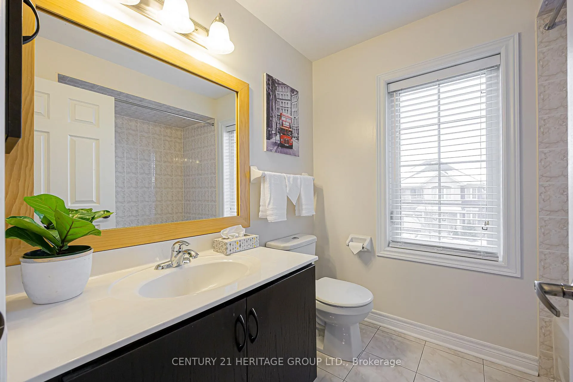 Photo 16 of 52 Maple Valley Road, Vaughan, Patterson — HOMEH
