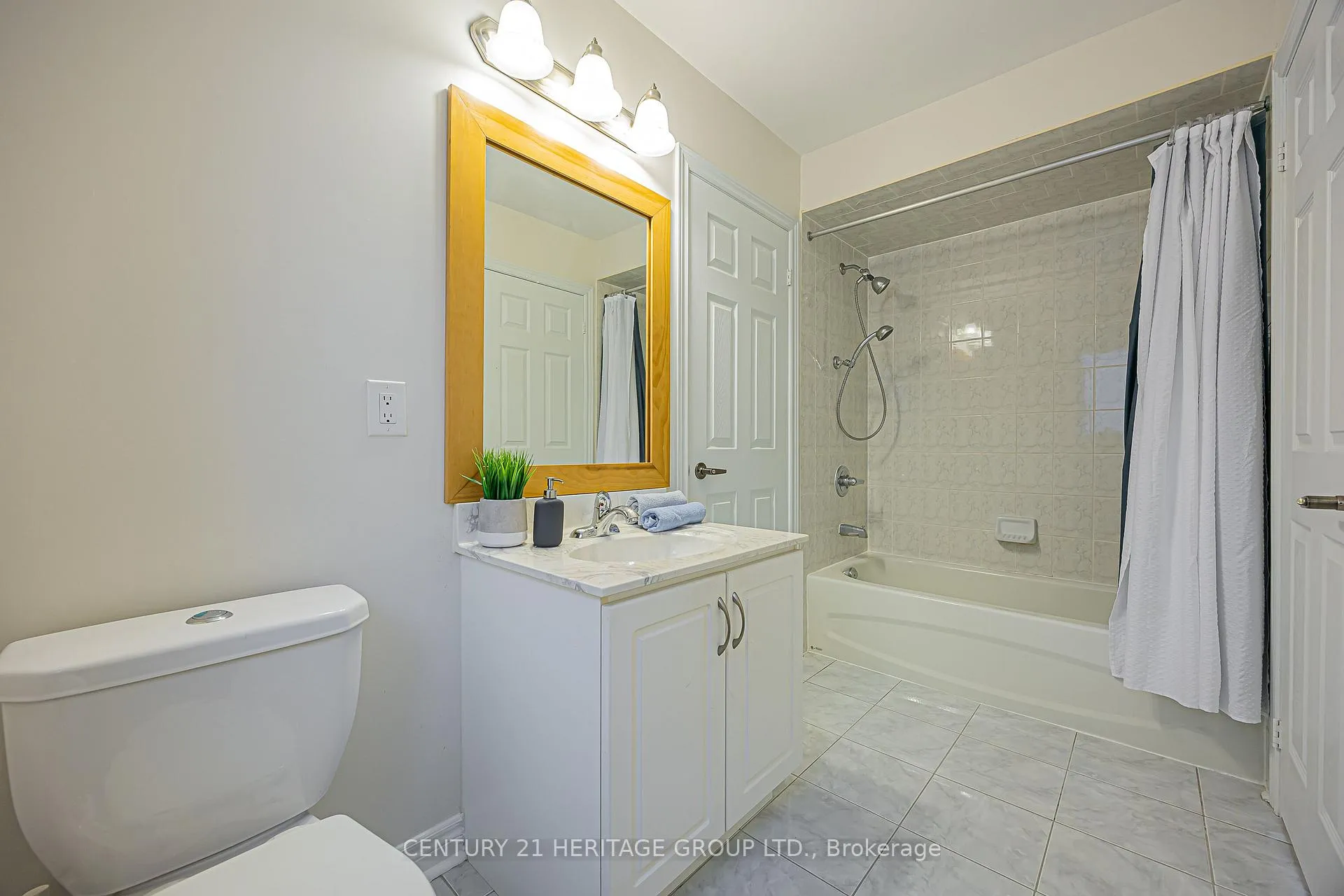 Photo 19 of 52 Maple Valley Road, Vaughan, Patterson — HOMEH