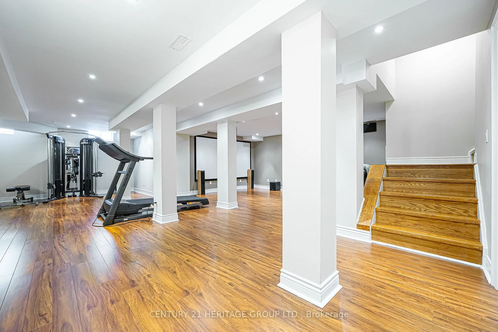 Photo 20 of 52 Maple Valley Road, Vaughan, Patterson — HOMEH