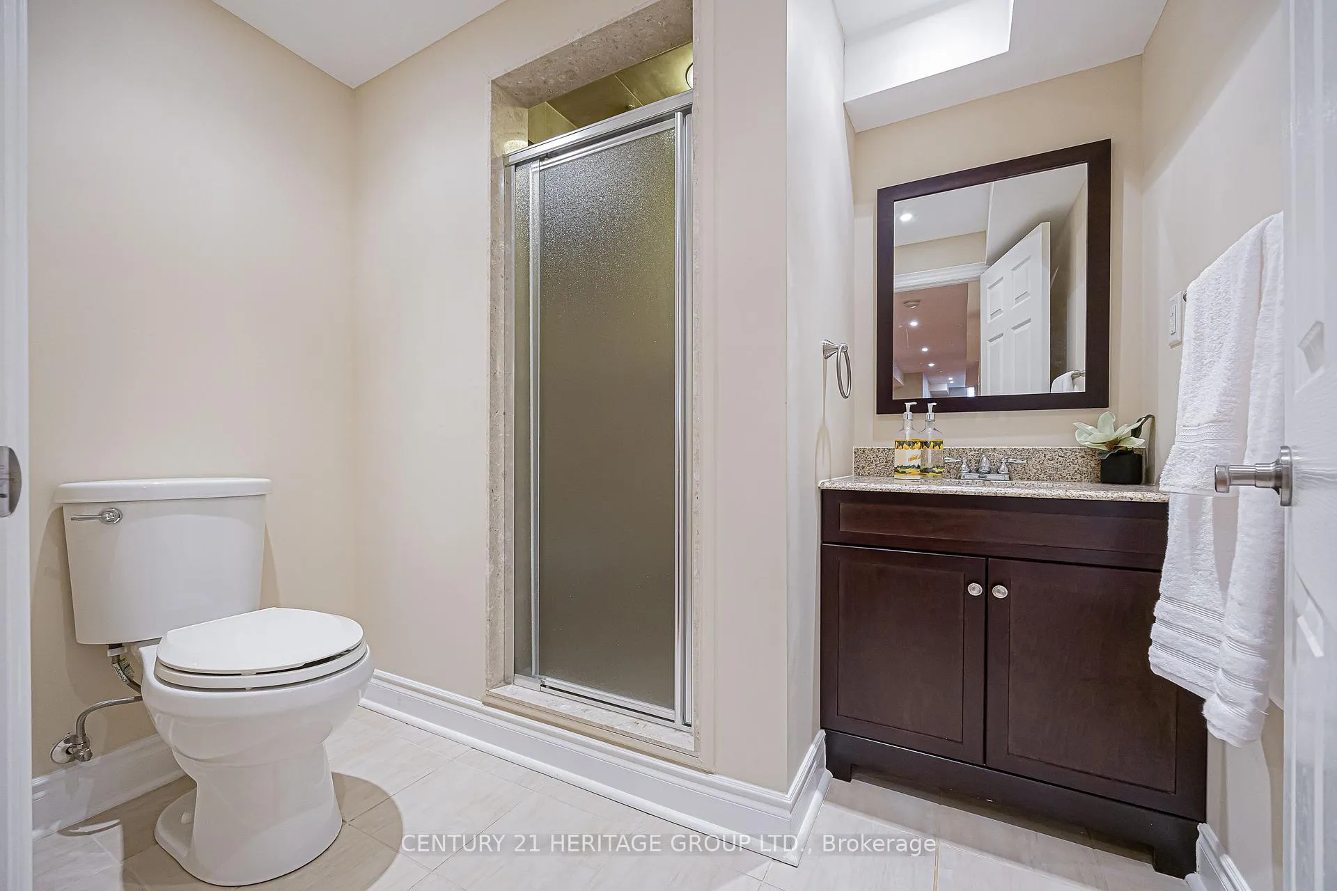 Photo 23 of 52 Maple Valley Road, Vaughan, Patterson — HOMEH