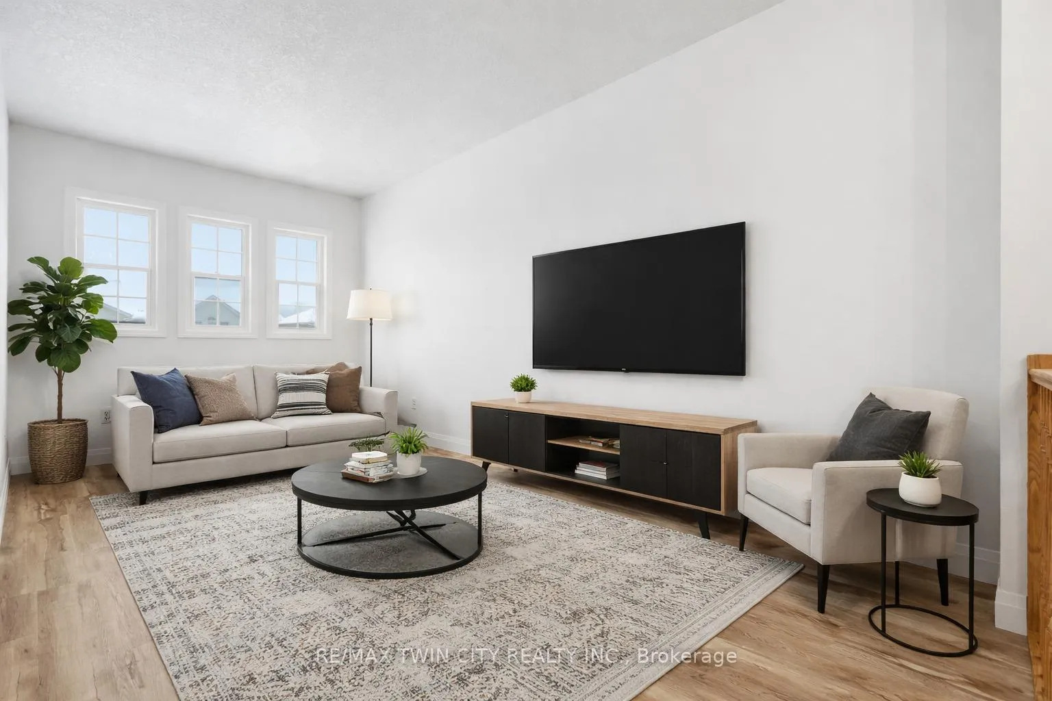 Photo 16 of 50 Dahlia Street, Kitchener — HOMEH