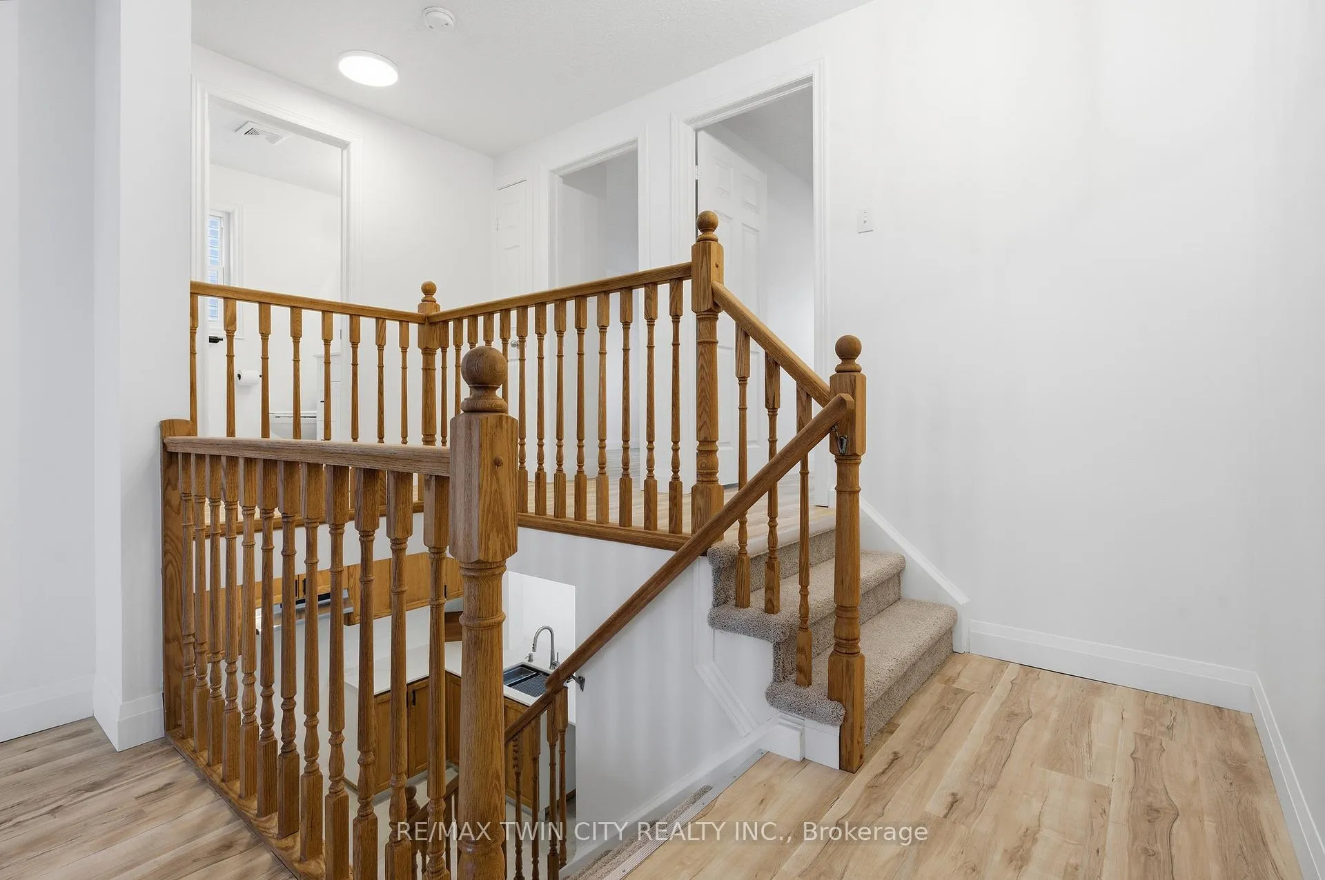 Photo 18 of 50 Dahlia Street, Kitchener — HOMEH