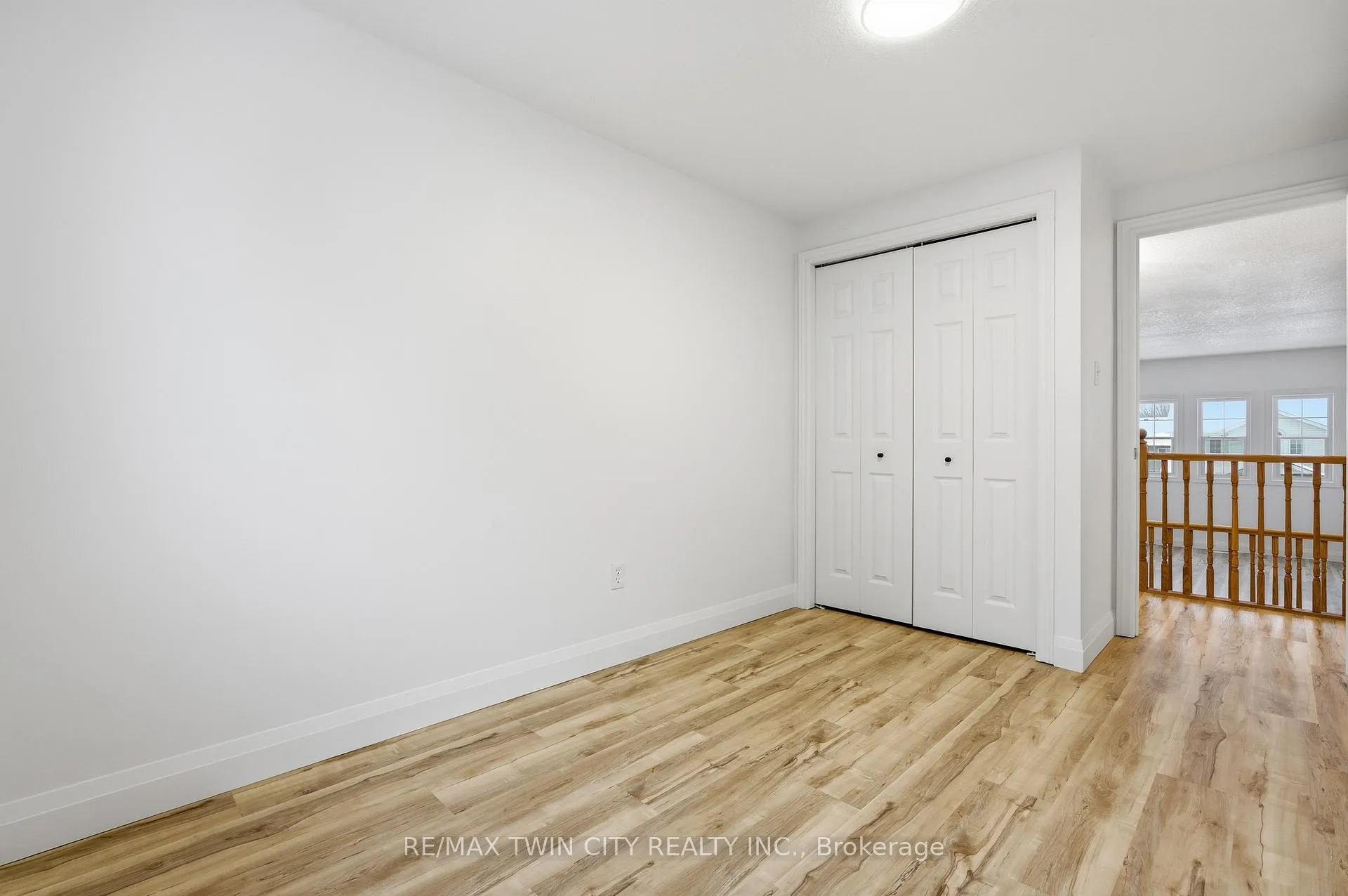Photo 20 of 50 Dahlia Street, Kitchener — HOMEH