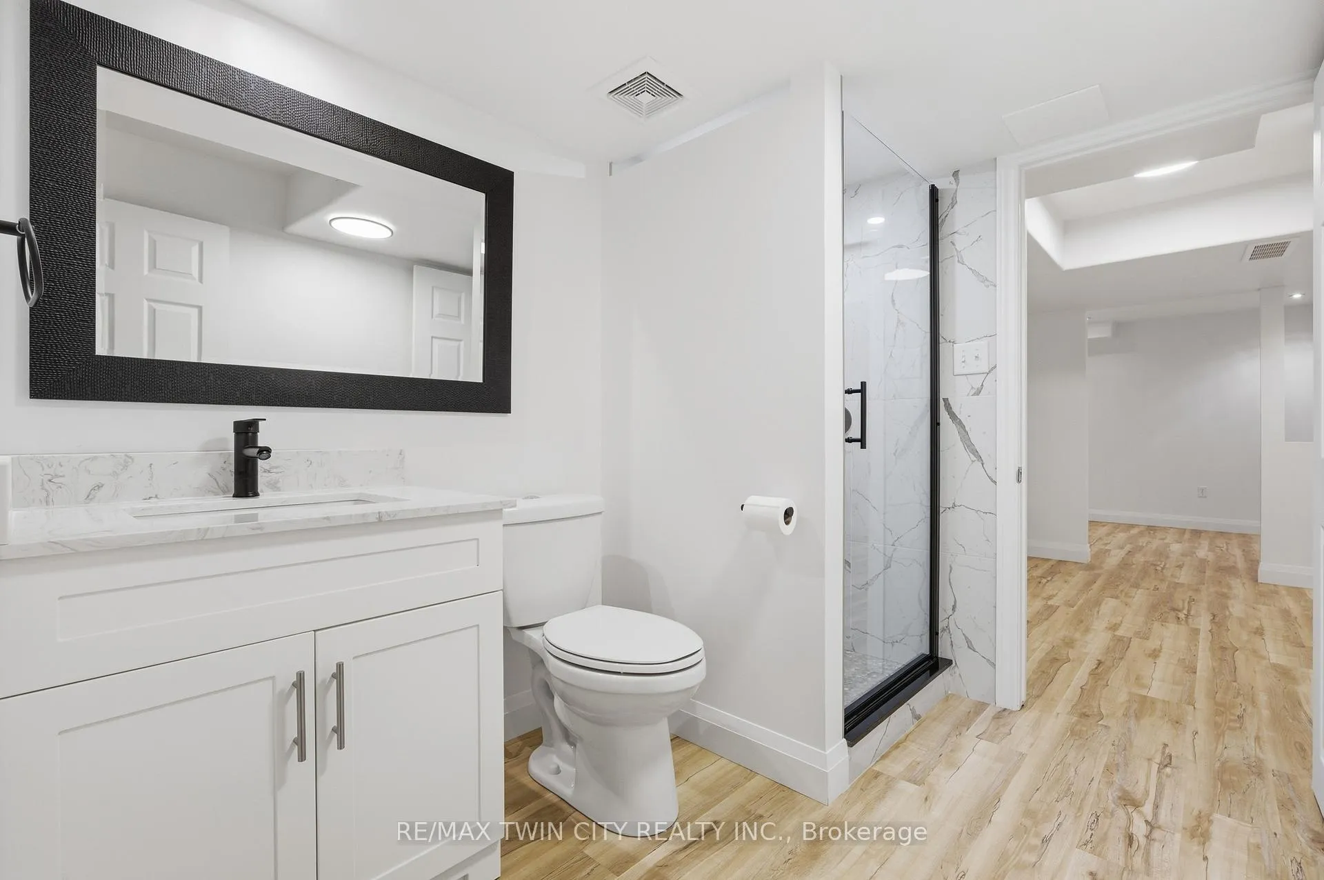 Photo 31 of 50 Dahlia Street, Kitchener — HOMEH