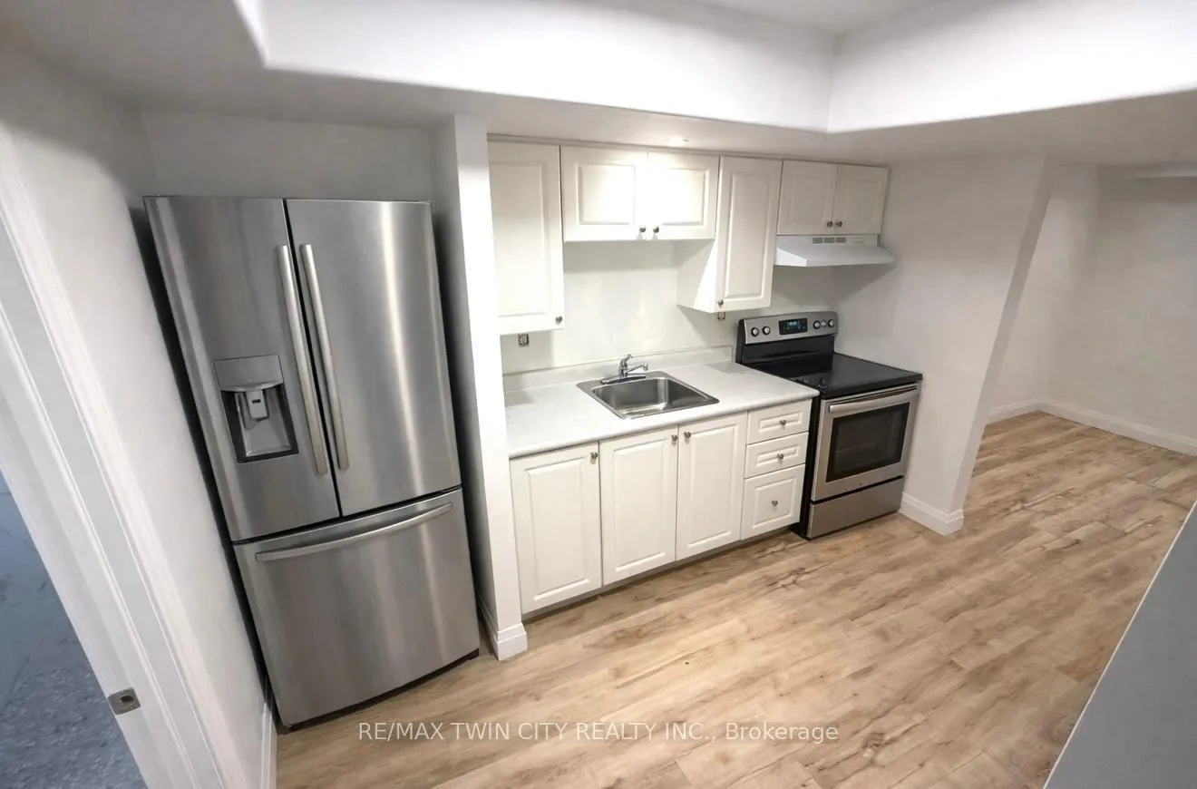 Photo 32 of 50 Dahlia Street, Kitchener — HOMEH