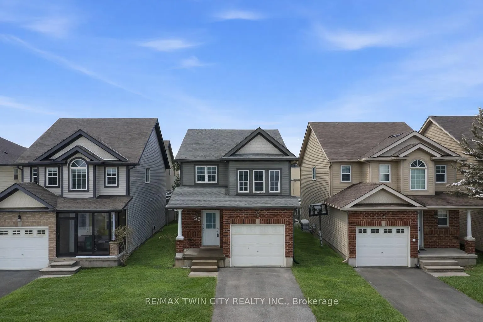 Photo 41 of 50 Dahlia Street, Kitchener — HOMEH