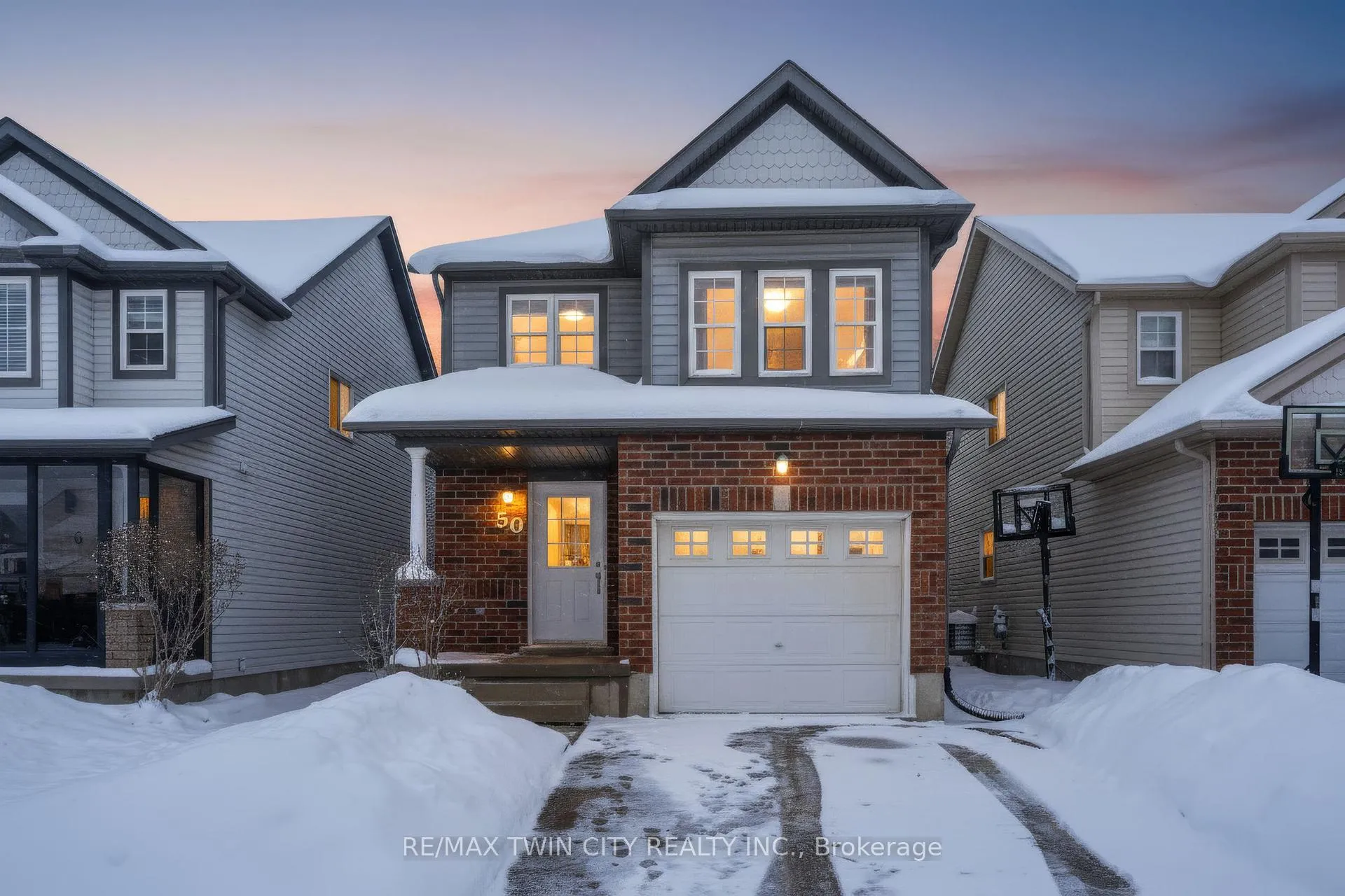 Photo 42 of 50 Dahlia Street, Kitchener — HOMEH