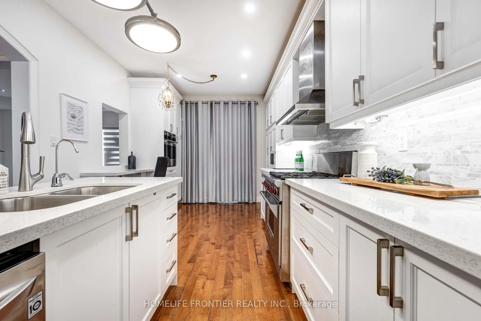 Photo 8 of 6 Strauss Road, Vaughan, Patterson — HOMEH