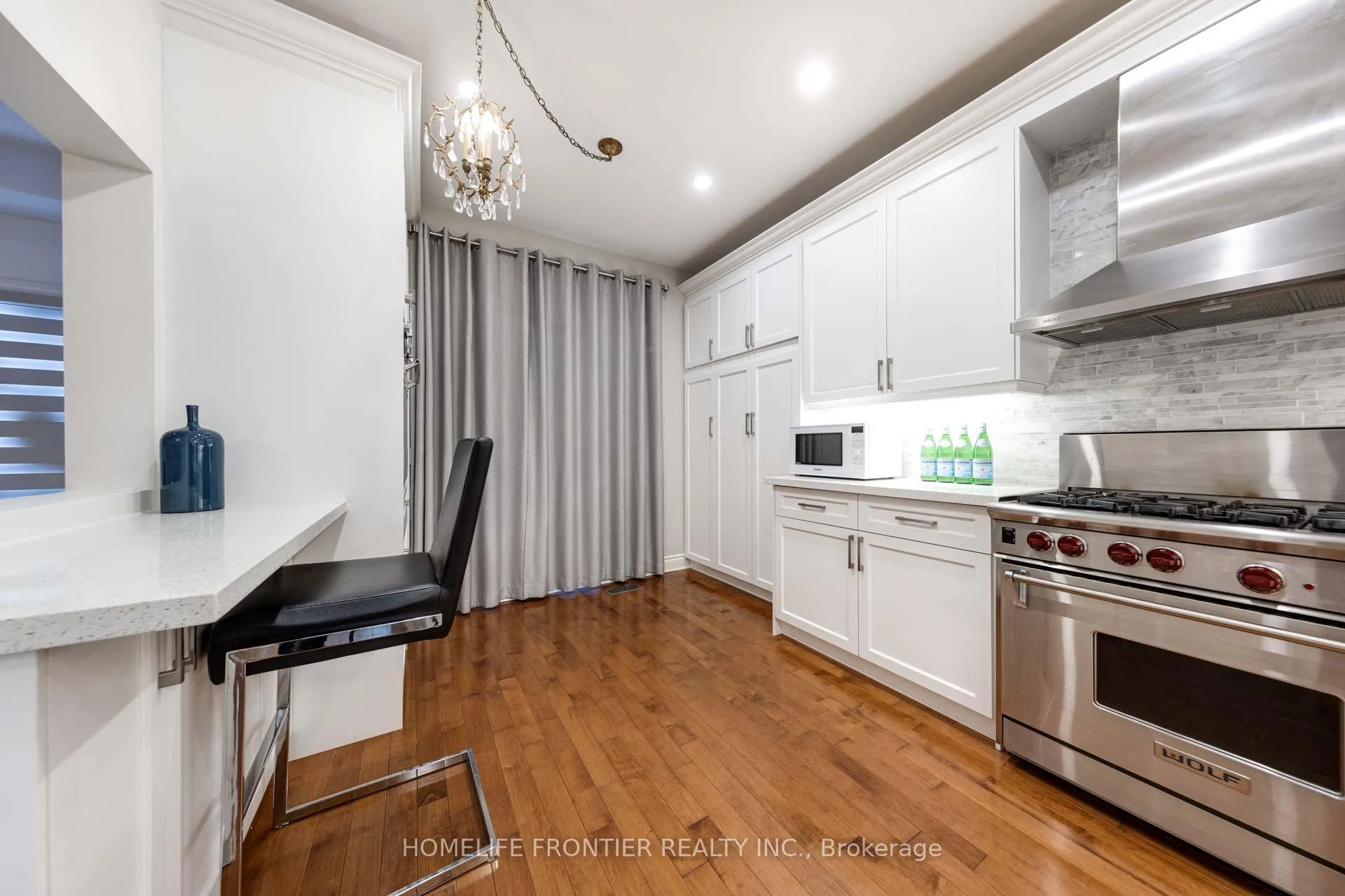 Photo 10 of 6 Strauss Road, Vaughan, Patterson — HOMEH
