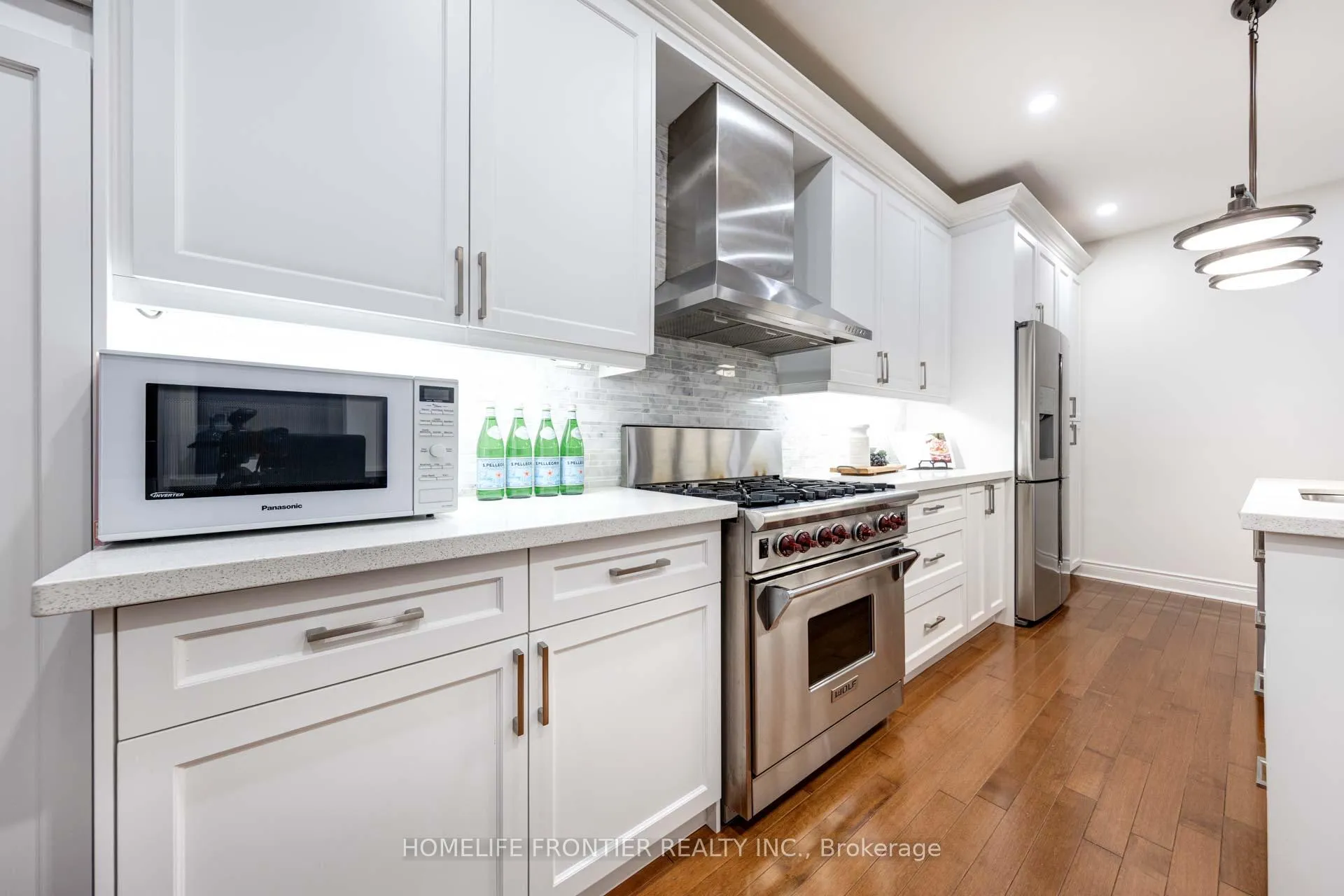 Photo 11 of 6 Strauss Road, Vaughan, Patterson — HOMEH