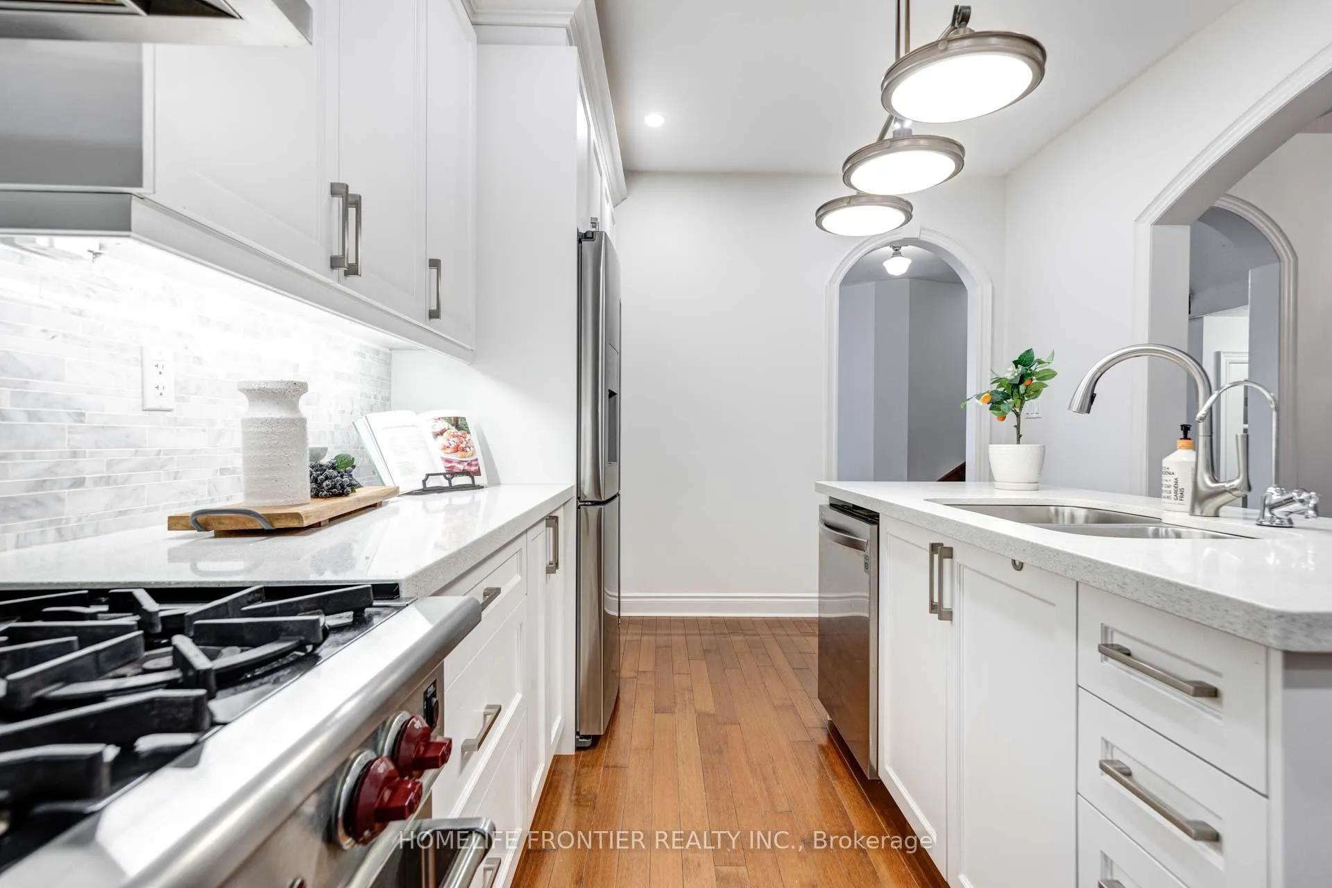 Photo 13 of 6 Strauss Road, Vaughan, Patterson — HOMEH
