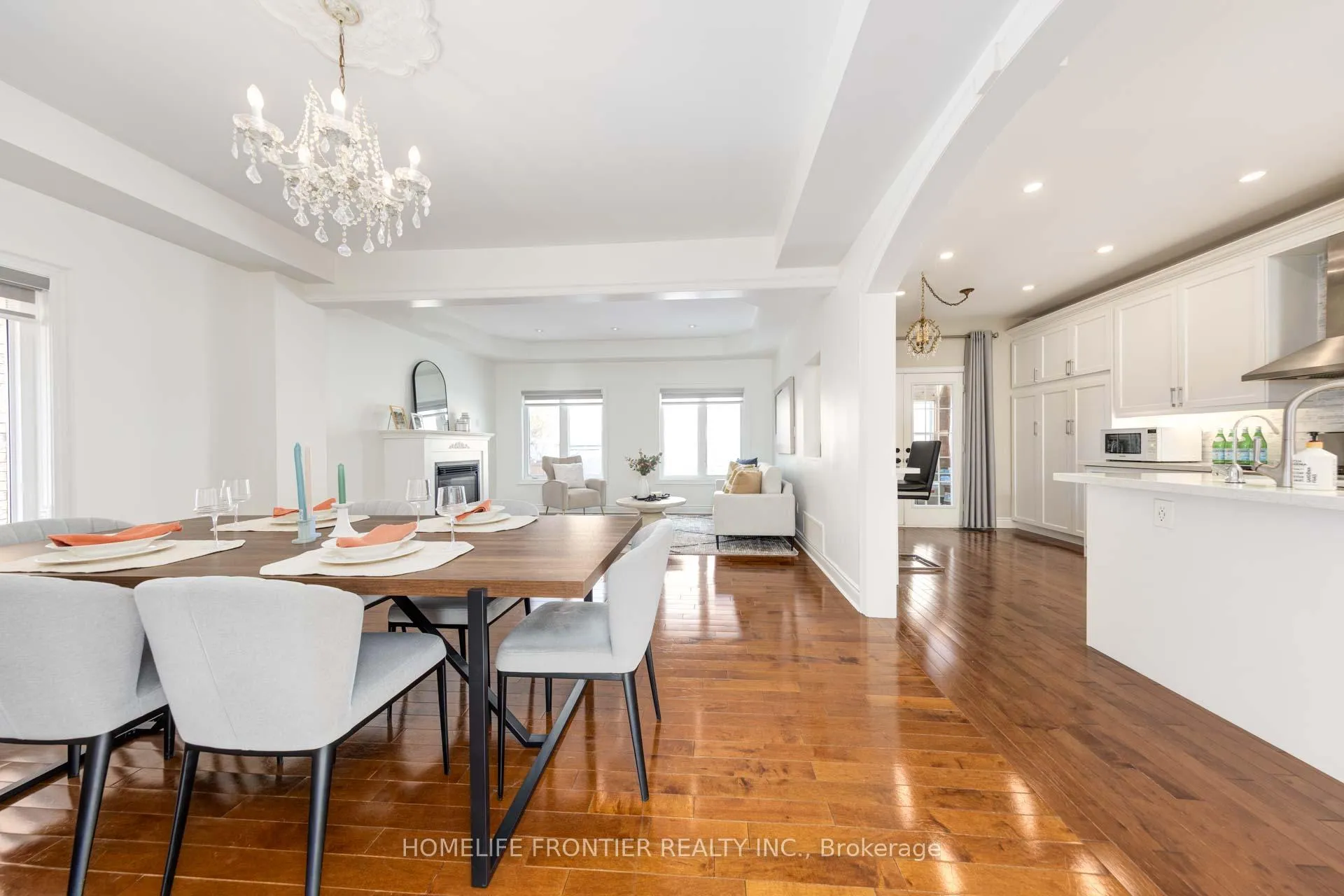 Photo 16 of 6 Strauss Road, Vaughan, Patterson — HOMEH