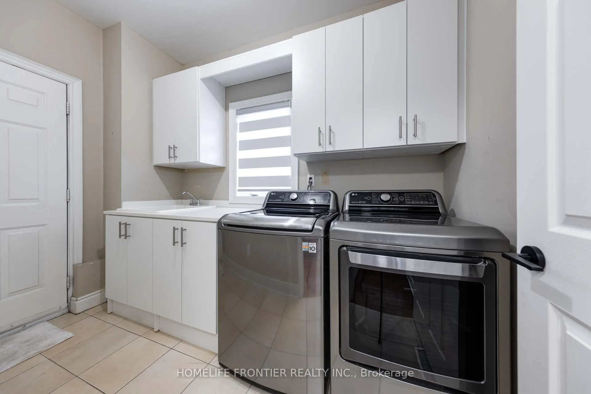 Photo 23 of 6 Strauss Road, Vaughan, Patterson — HOMEH
