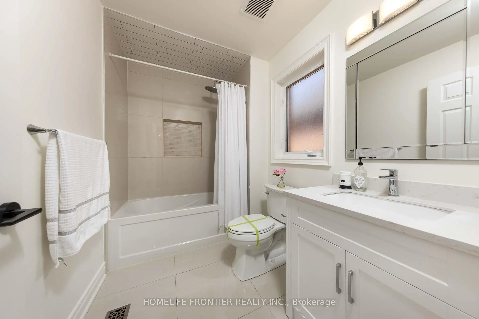 Photo 37 of 6 Strauss Road, Vaughan, Patterson — HOMEH