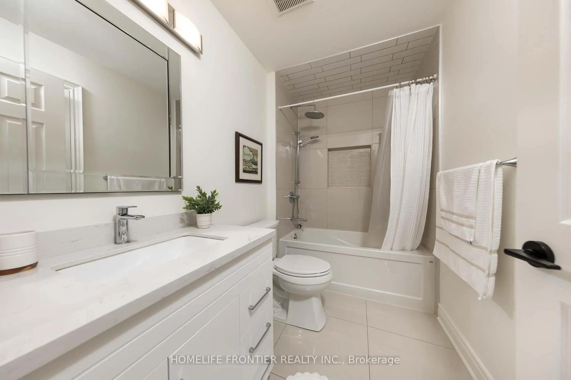 Photo 42 of 6 Strauss Road, Vaughan, Patterson — HOMEH