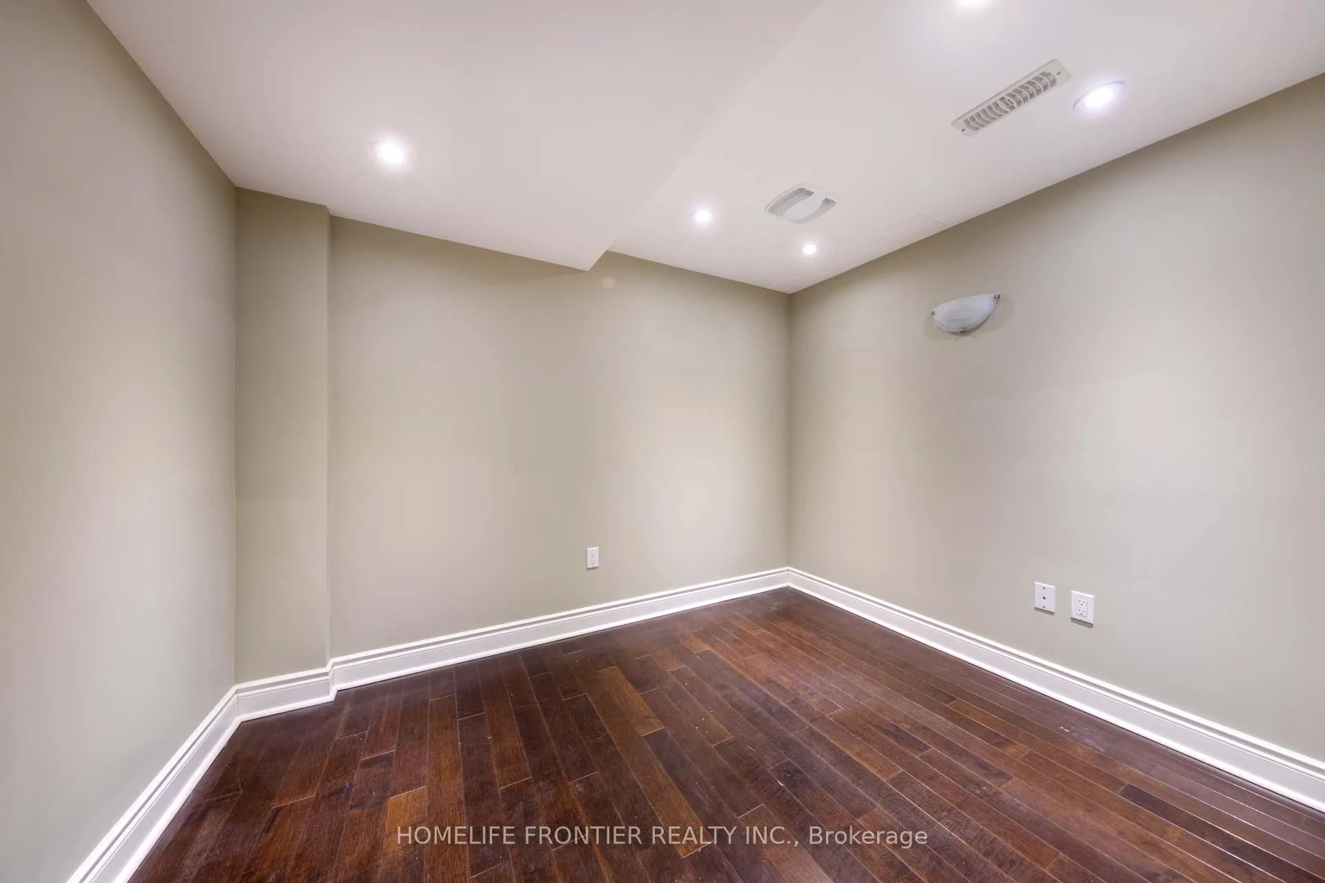 Photo 47 of 6 Strauss Road, Vaughan, Patterson — HOMEH