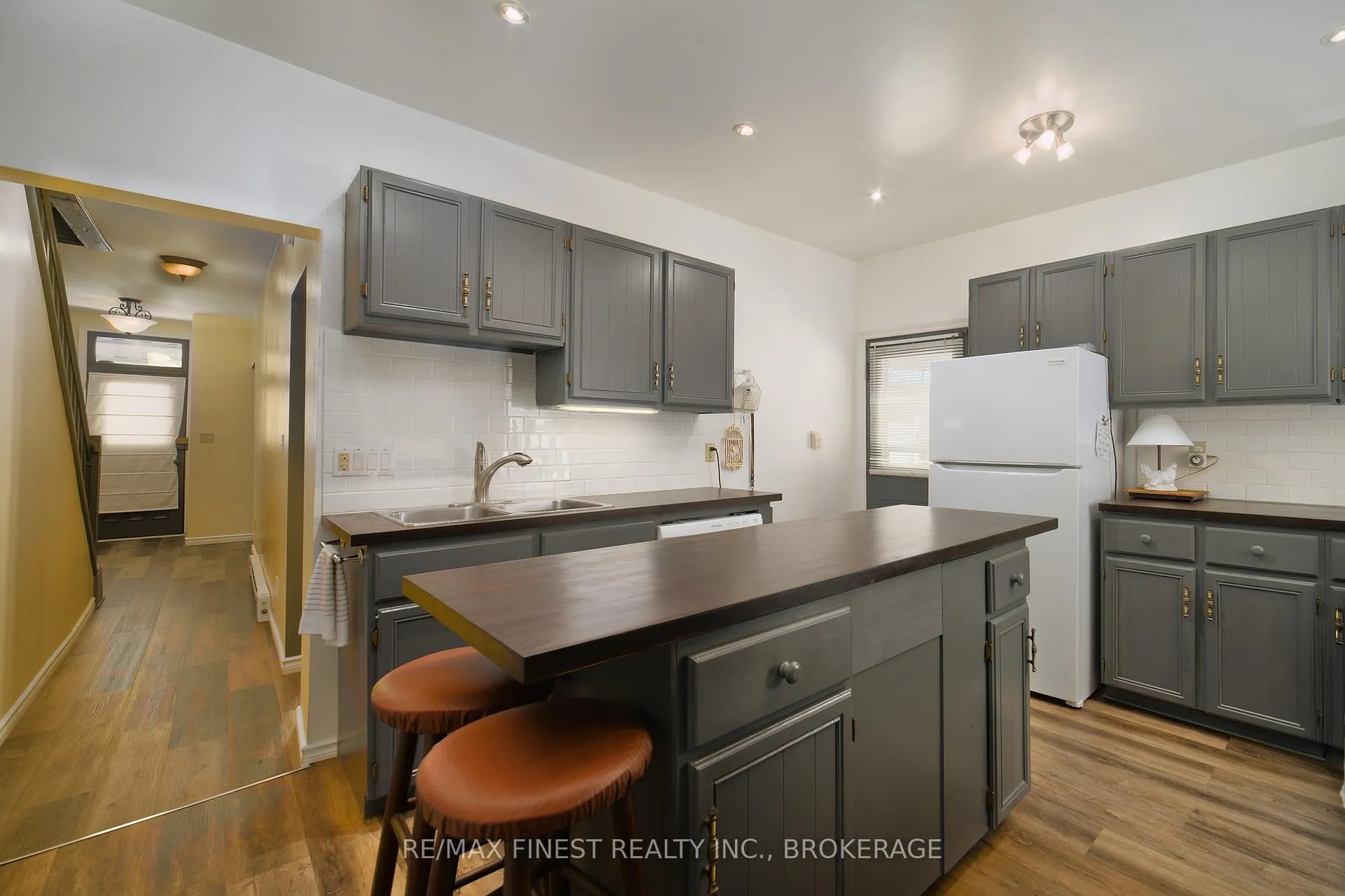 Photo 3 of 62 Stephen Street, Kingston, East of Sir John A. Blvd — HOMEH