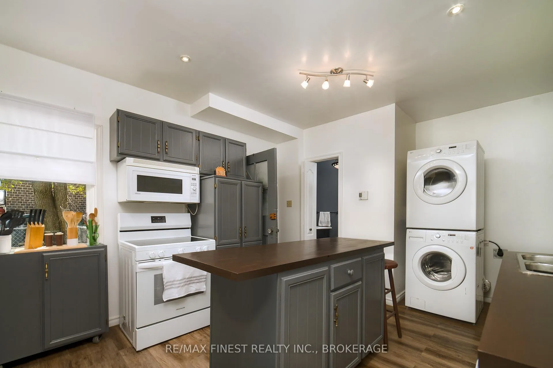 Photo 4 of 62 Stephen Street, Kingston, East of Sir John A. Blvd — HOMEH