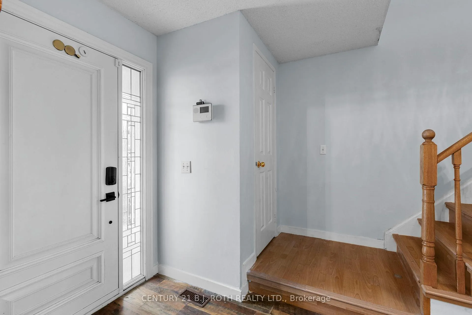 Photo 5 of 27 Golds Crescent, Barrie, Holly — HOMEH