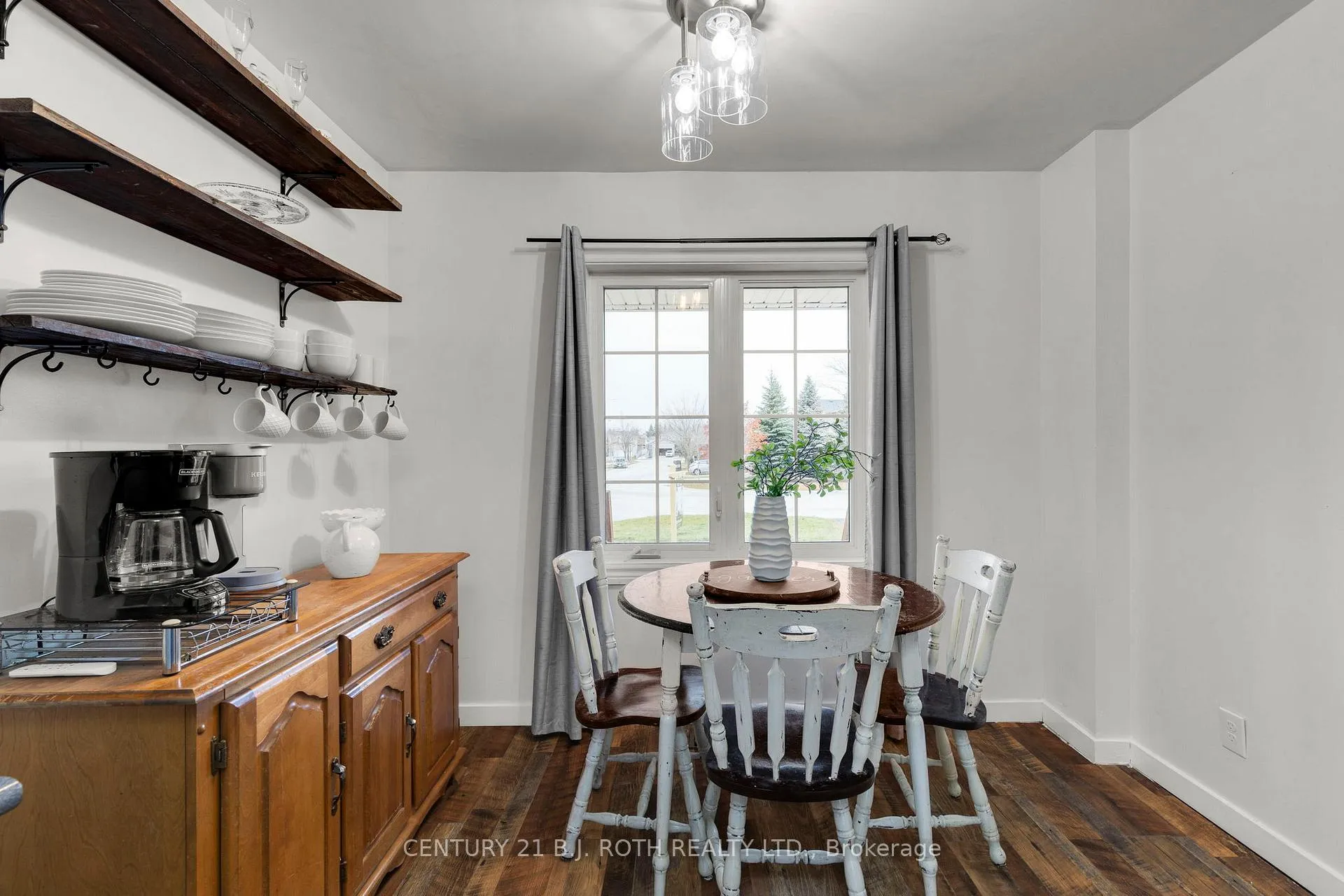 Photo 11 of 27 Golds Crescent, Barrie, Holly — HOMEH