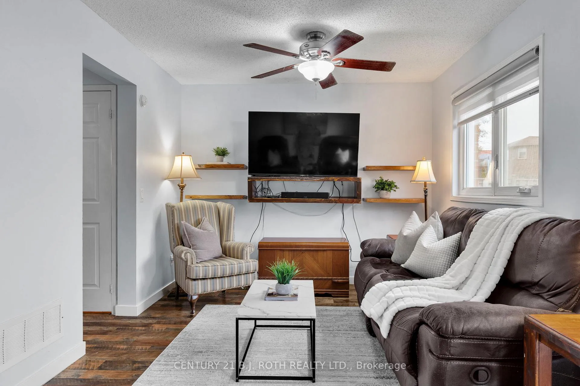 Photo 17 of 27 Golds Crescent, Barrie, Holly — HOMEH