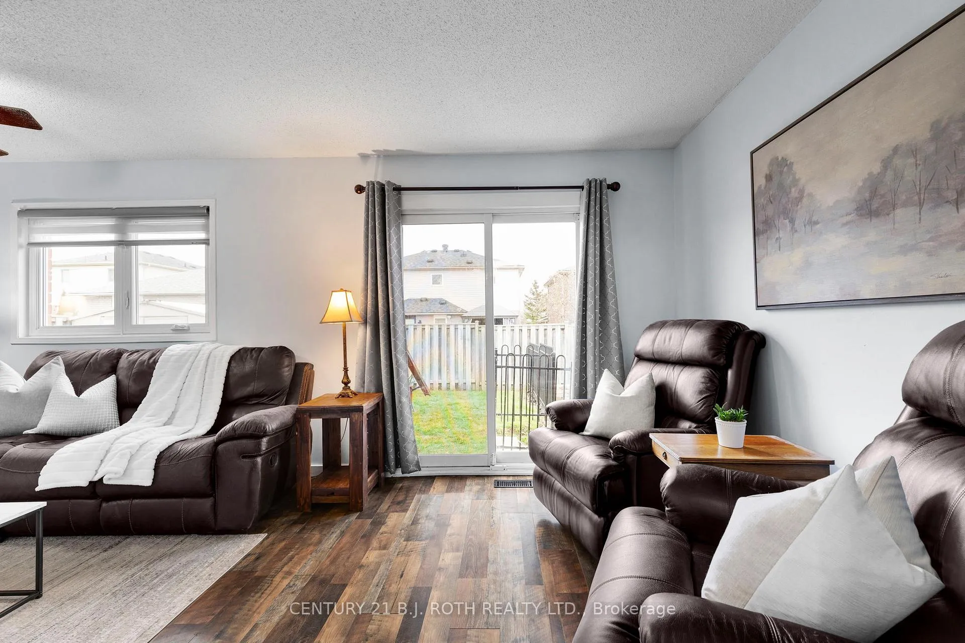 Photo 18 of 27 Golds Crescent, Barrie, Holly — HOMEH