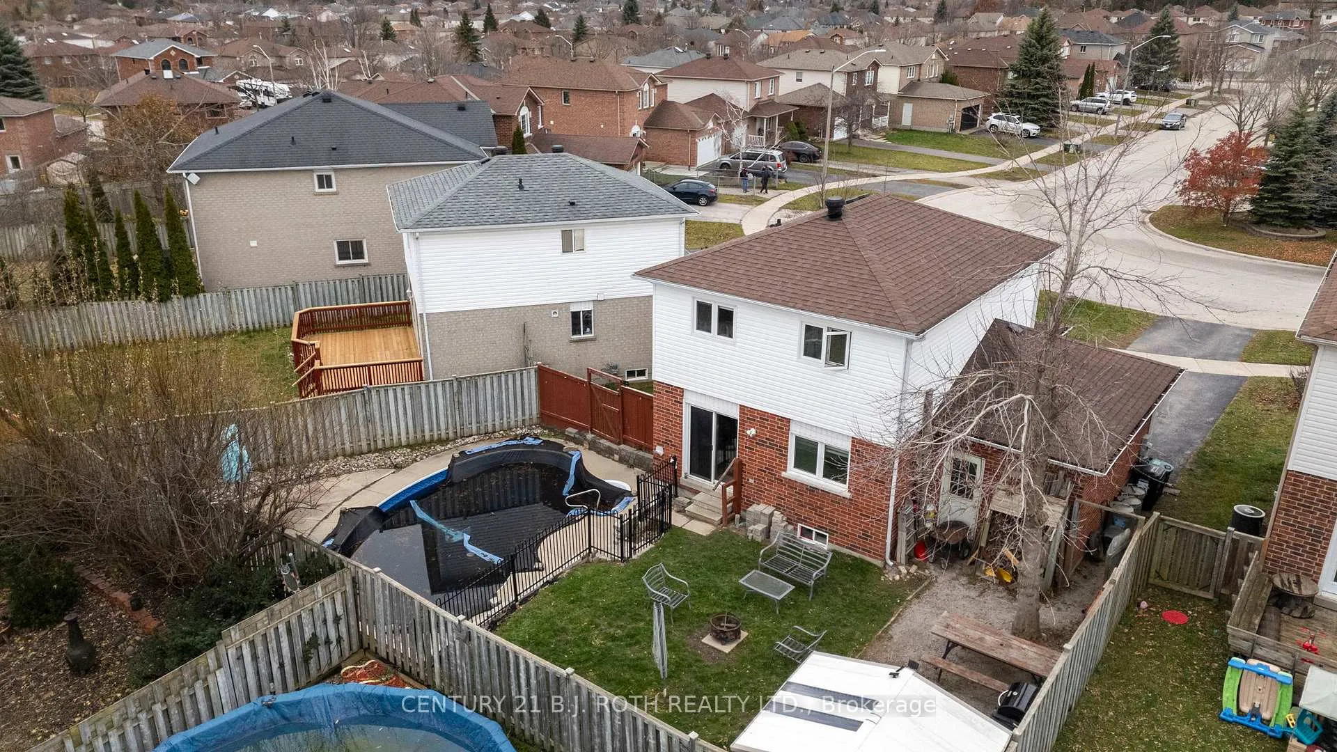 Photo 33 of 27 Golds Crescent, Barrie, Holly — HOMEH