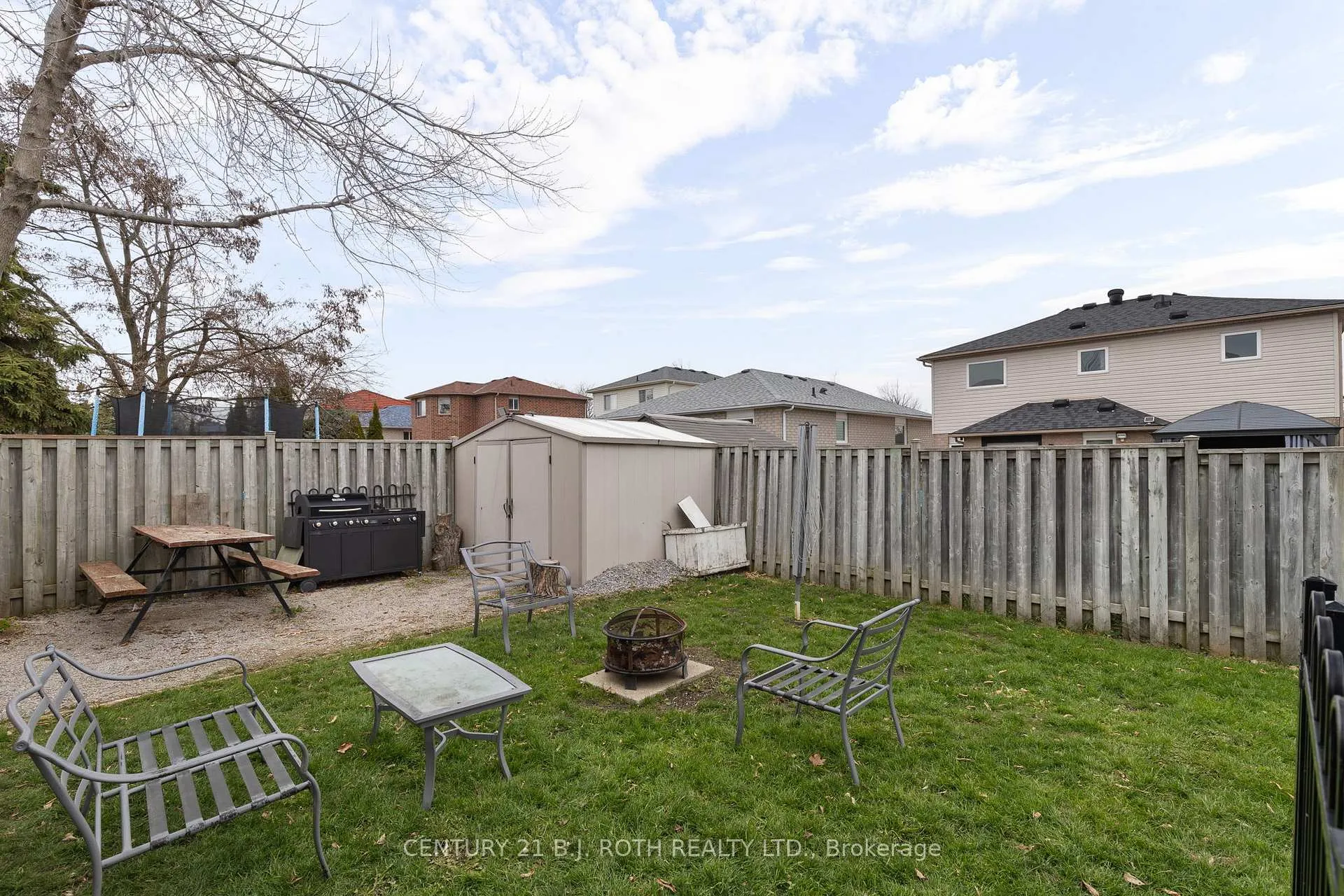 Photo 34 of 27 Golds Crescent, Barrie, Holly — HOMEH