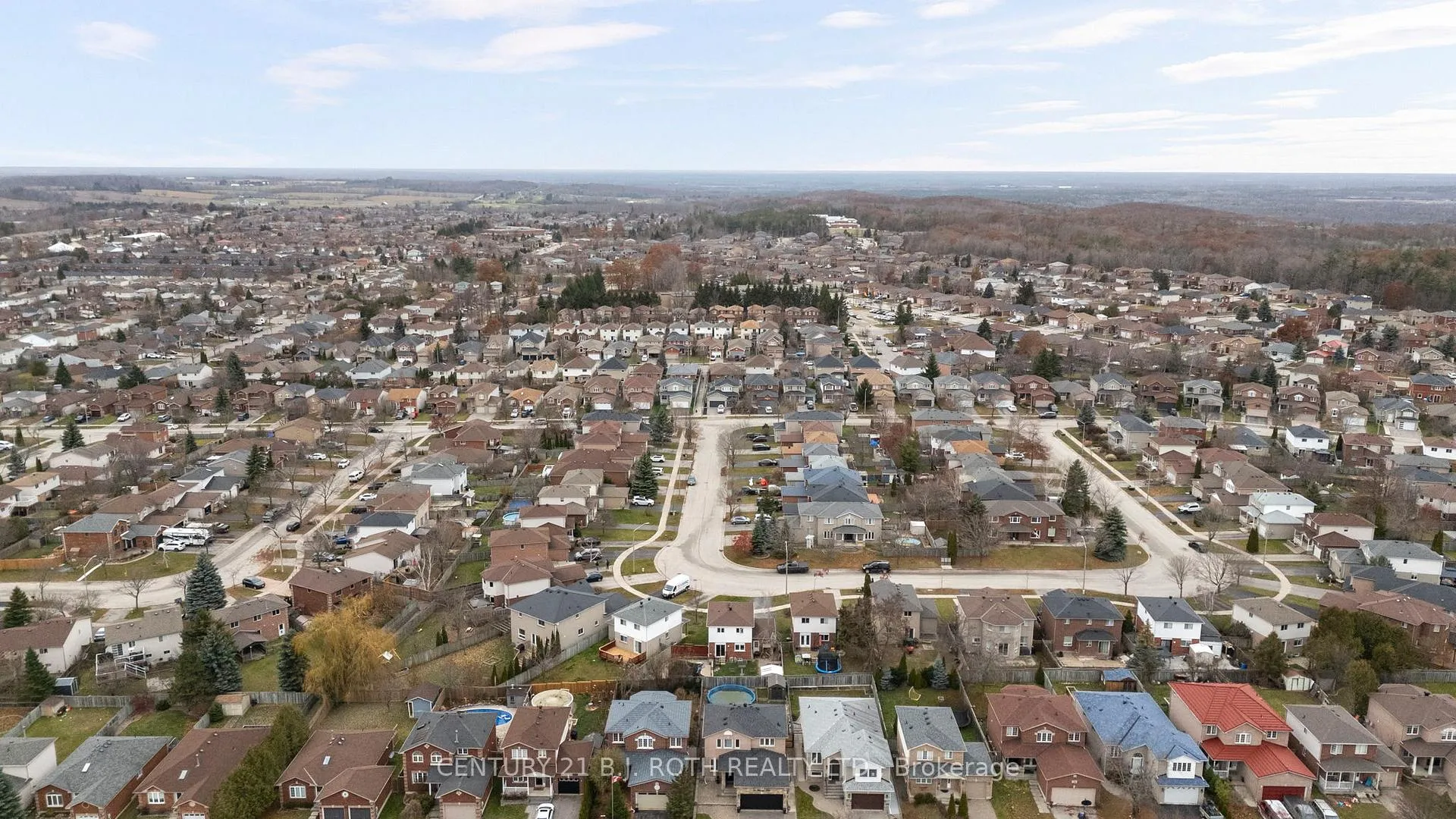 Photo 36 of 27 Golds Crescent, Barrie, Holly — HOMEH