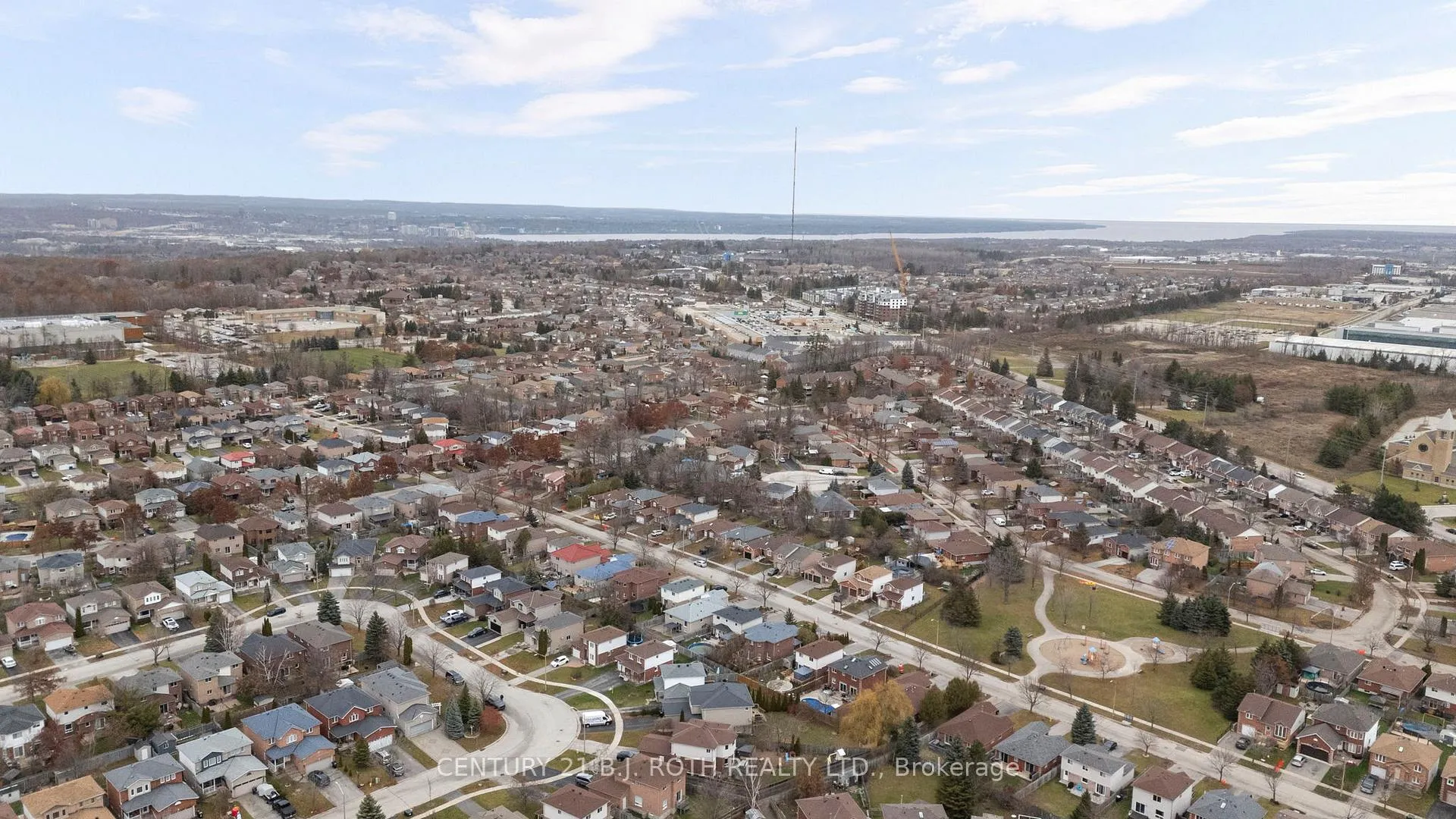 Photo 37 of 27 Golds Crescent, Barrie, Holly — HOMEH
