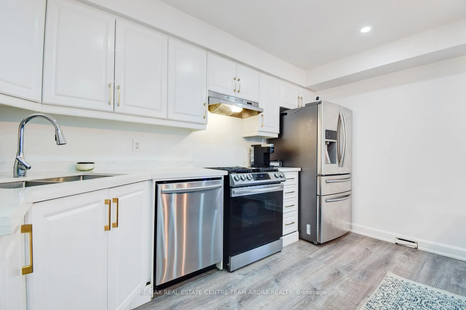 Photo 11 of 47 Desert Sand Drive, Brampton, Sandringham-Wellington — HOMEH