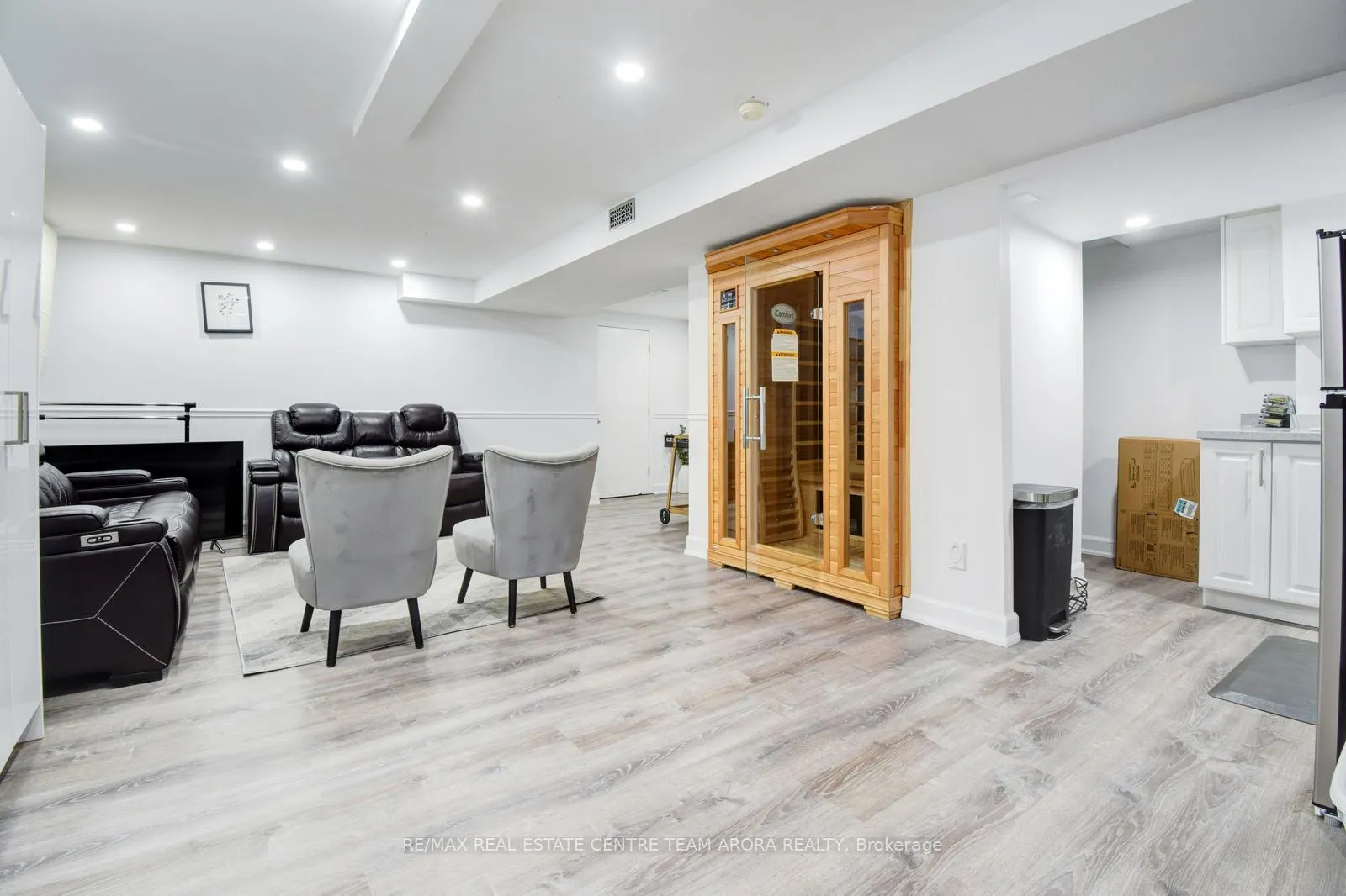 Photo 30 of 47 Desert Sand Drive, Brampton, Sandringham-Wellington — HOMEH