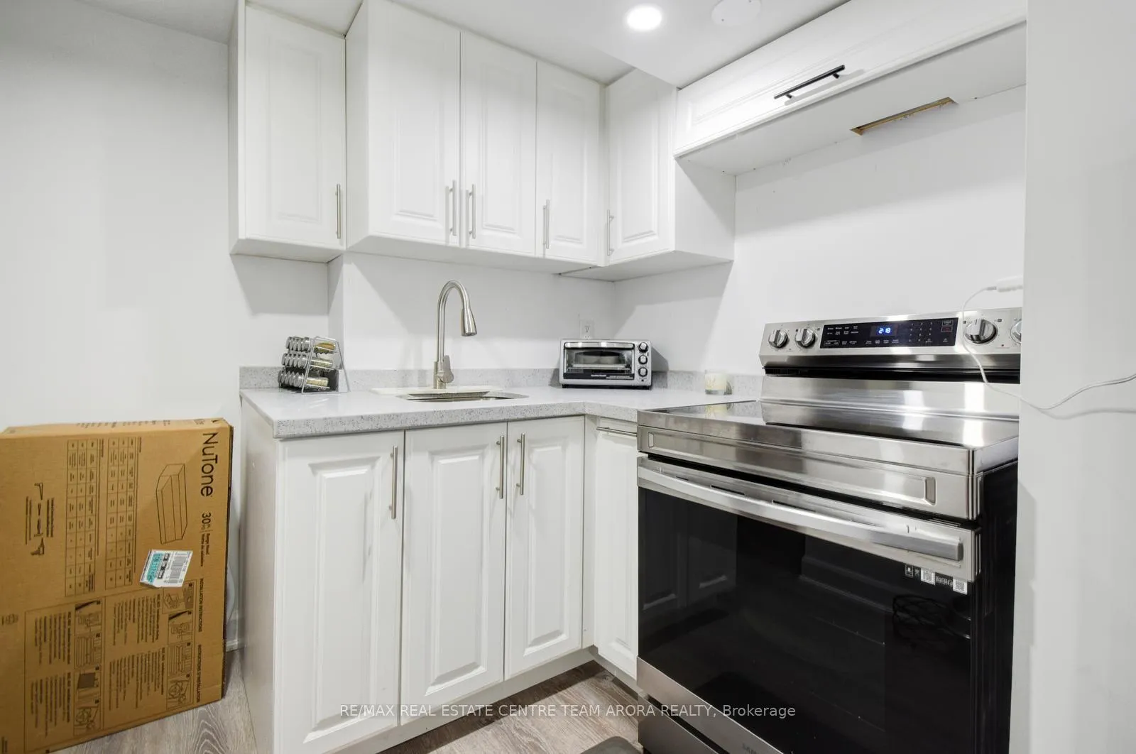 Photo 33 of 47 Desert Sand Drive, Brampton, Sandringham-Wellington — HOMEH