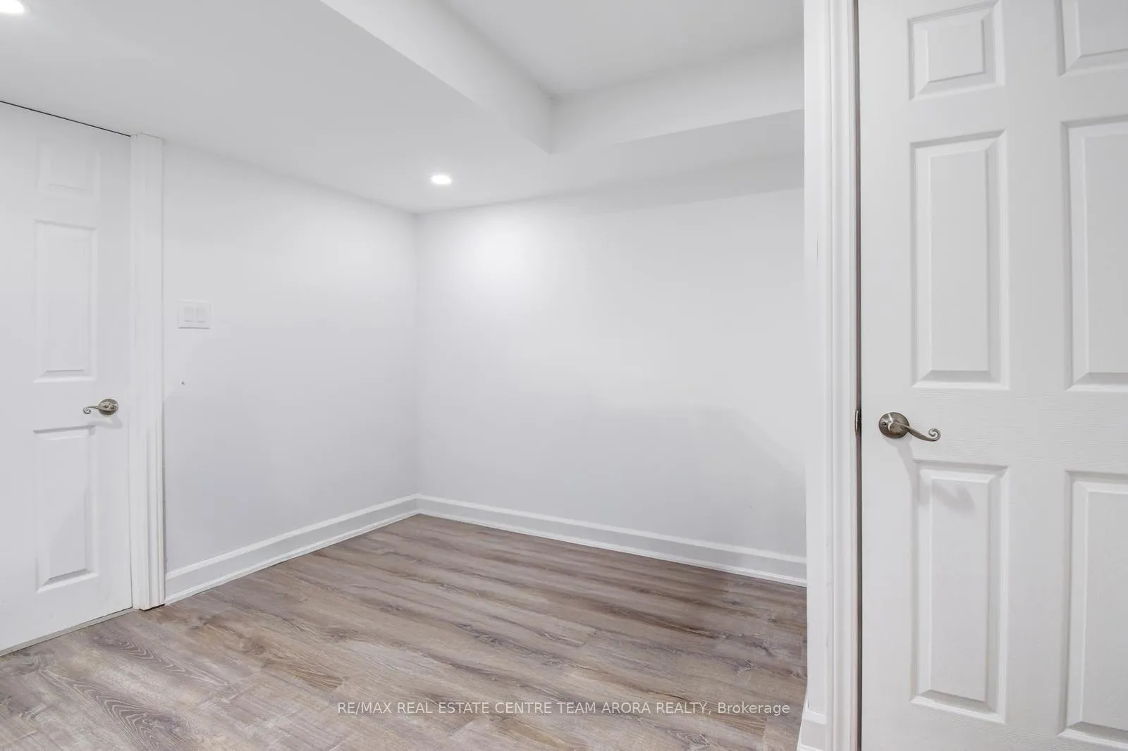 Photo 35 of 47 Desert Sand Drive, Brampton, Sandringham-Wellington — HOMEH