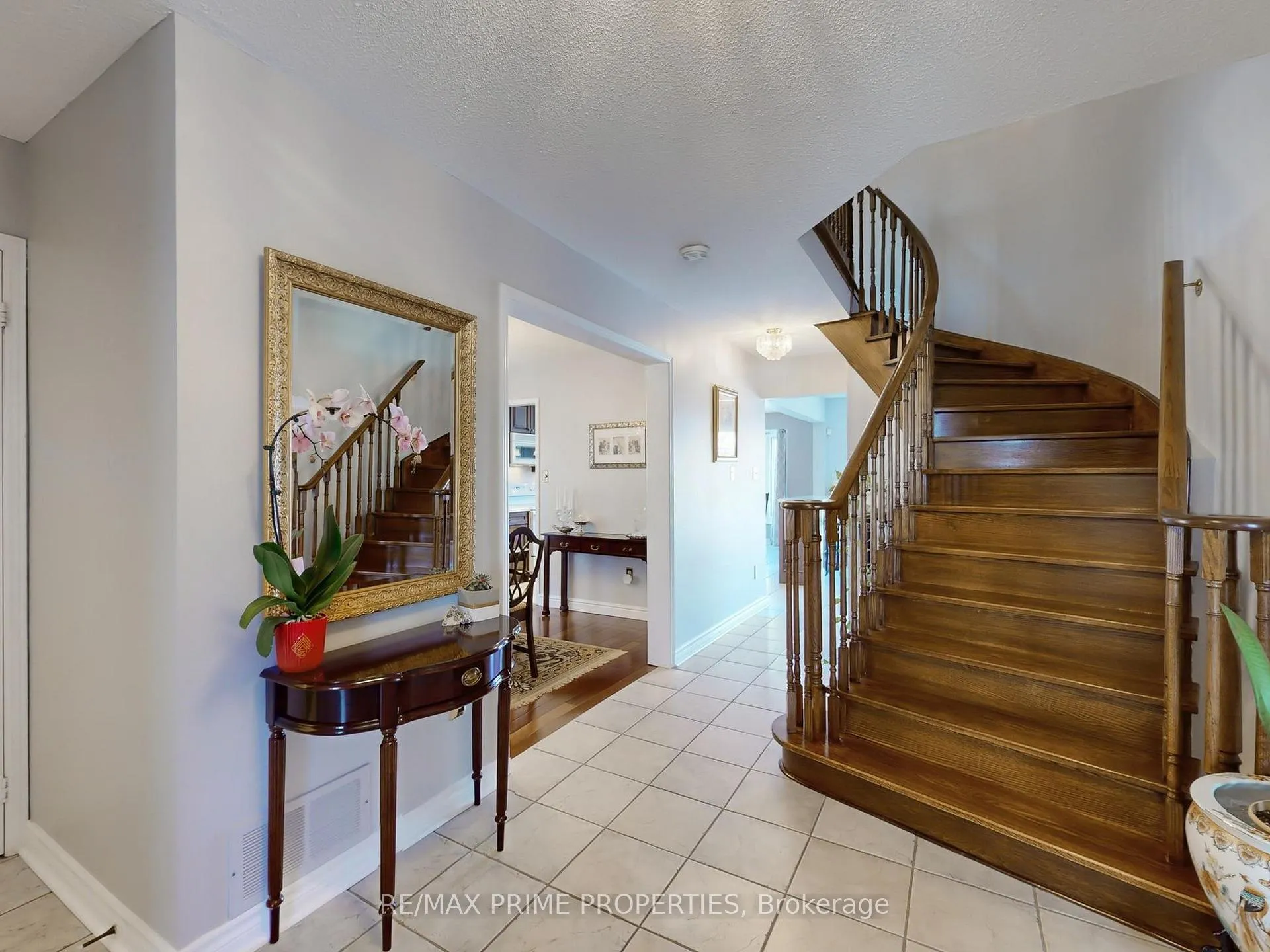 Photo 4 of 4 Lancashire Road, Markham, Unionville — HOMEH