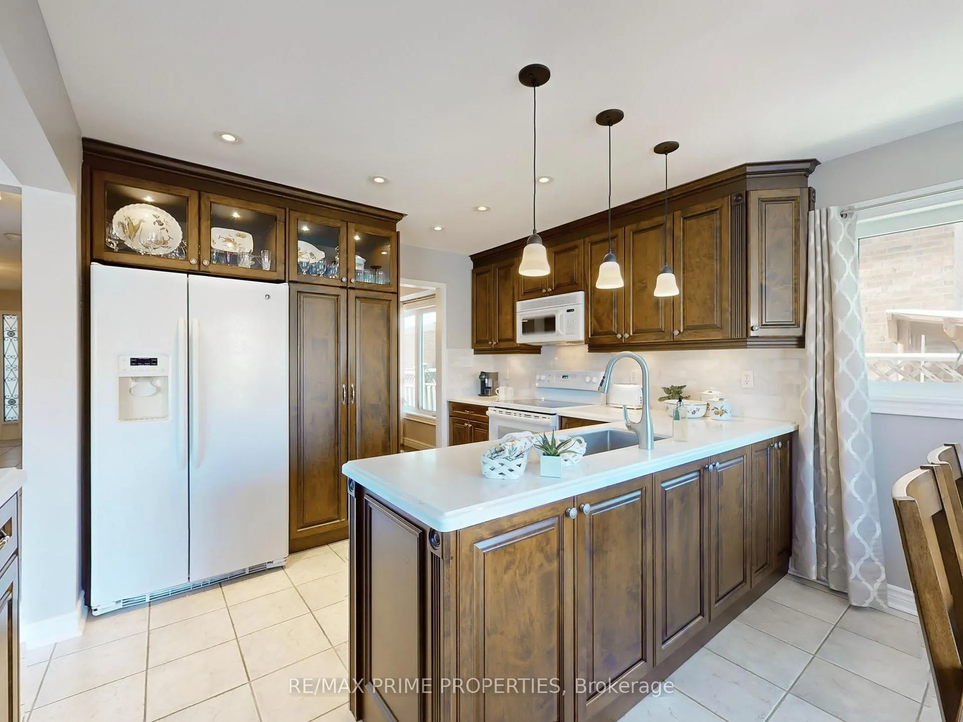 Photo 8 of 4 Lancashire Road, Markham, Unionville — HOMEH