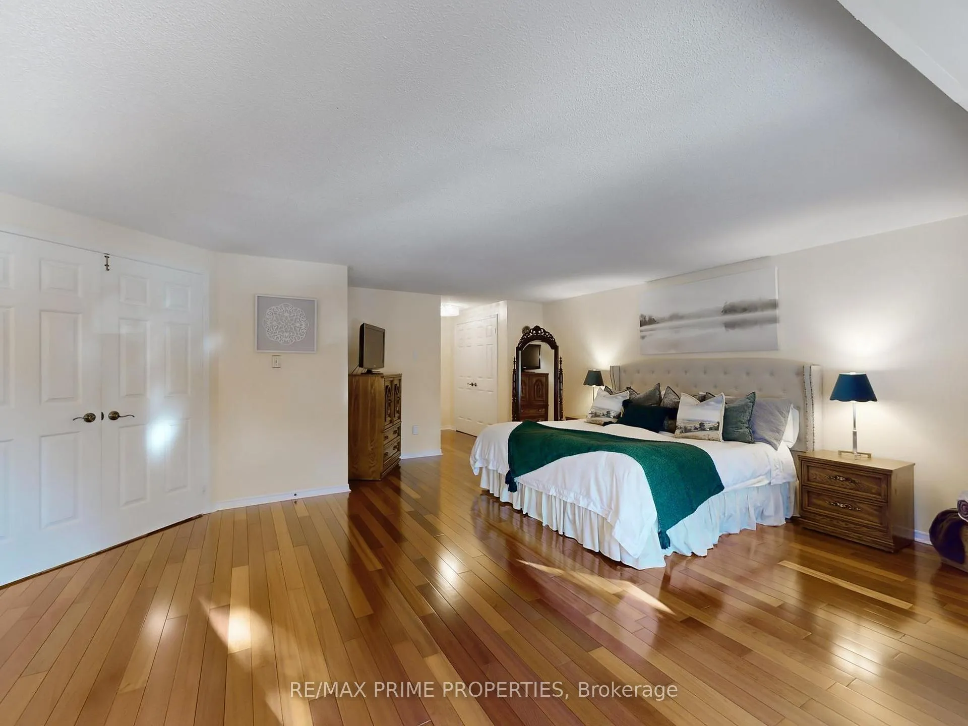 Photo 18 of 4 Lancashire Road, Markham, Unionville — HOMEH
