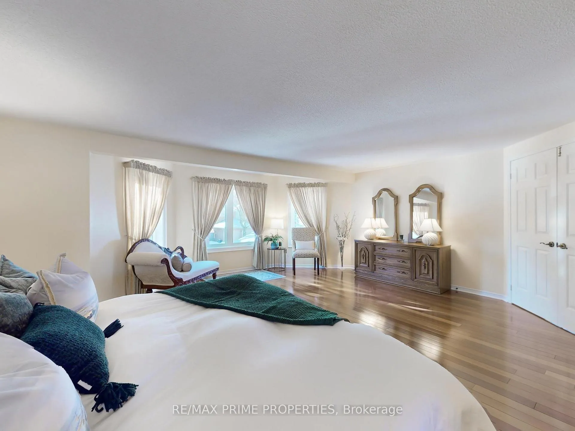 Photo 19 of 4 Lancashire Road, Markham, Unionville — HOMEH