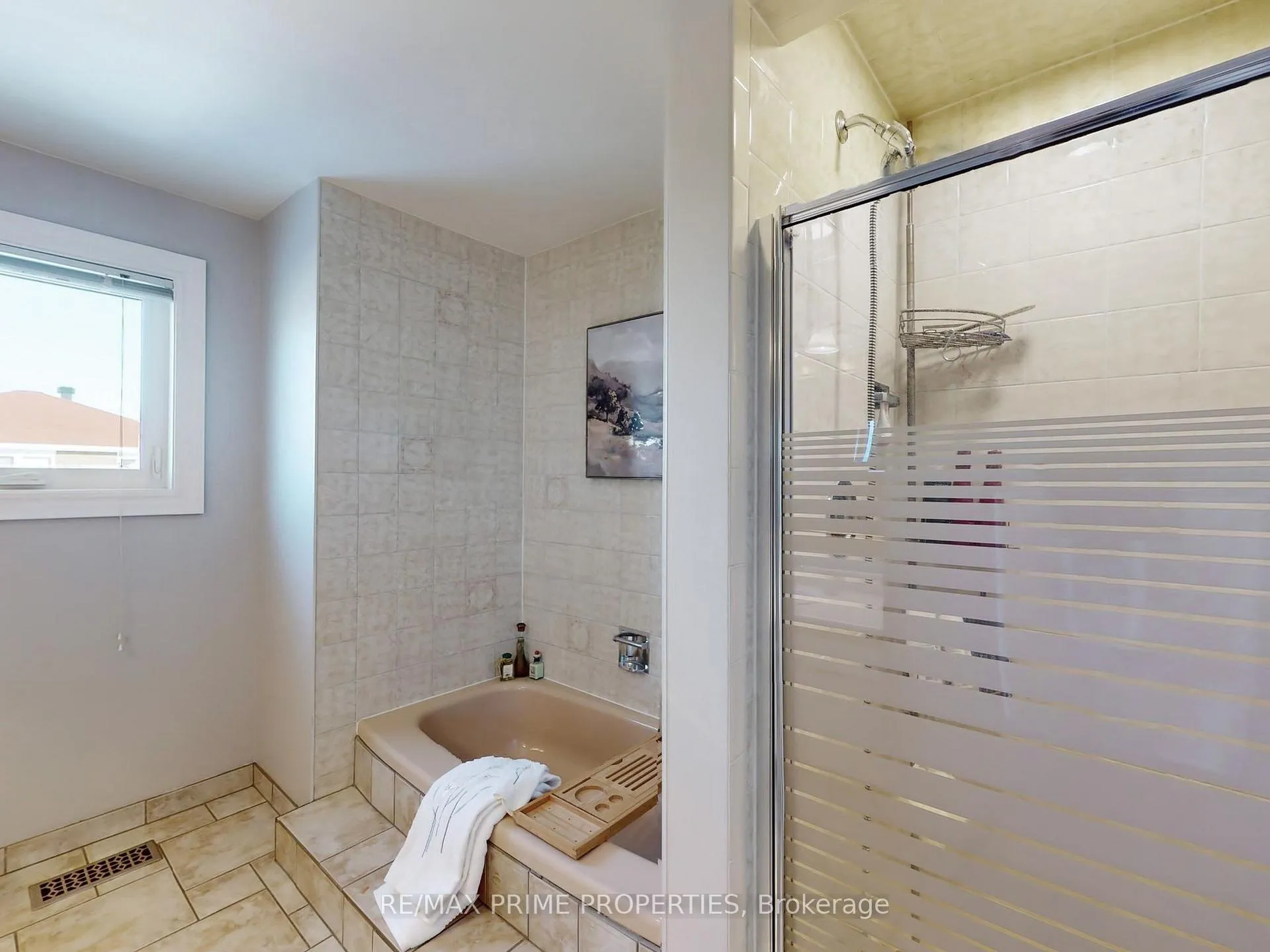 Photo 21 of 4 Lancashire Road, Markham, Unionville — HOMEH