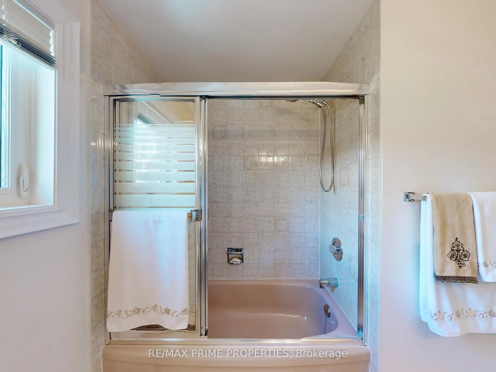Photo 25 of 4 Lancashire Road, Markham, Unionville — HOMEH