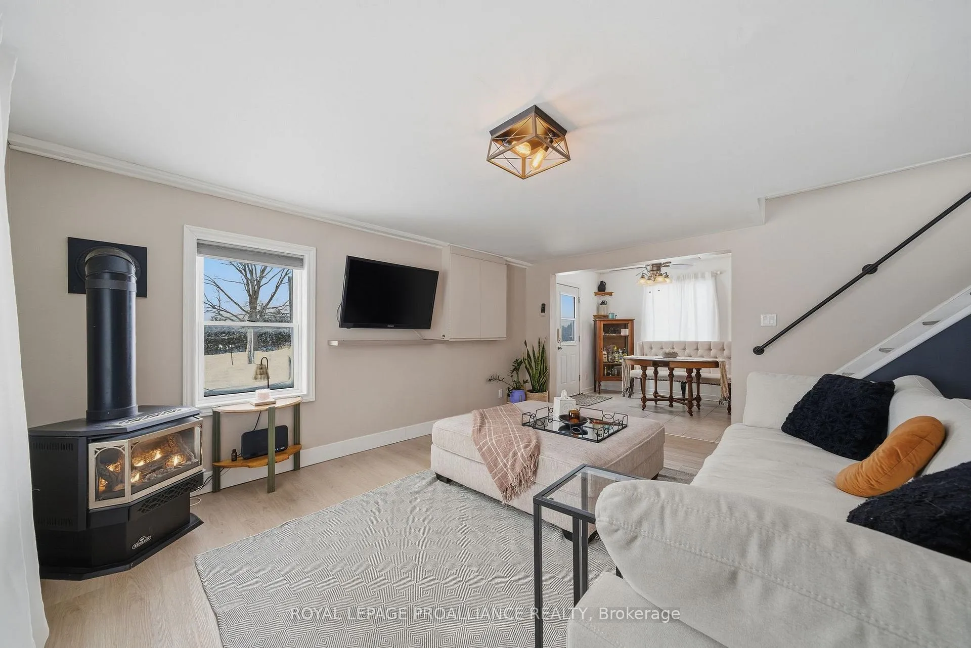 Photo 11 of 82 Manley Drive, Belleville, Belleville Ward — HOMEH