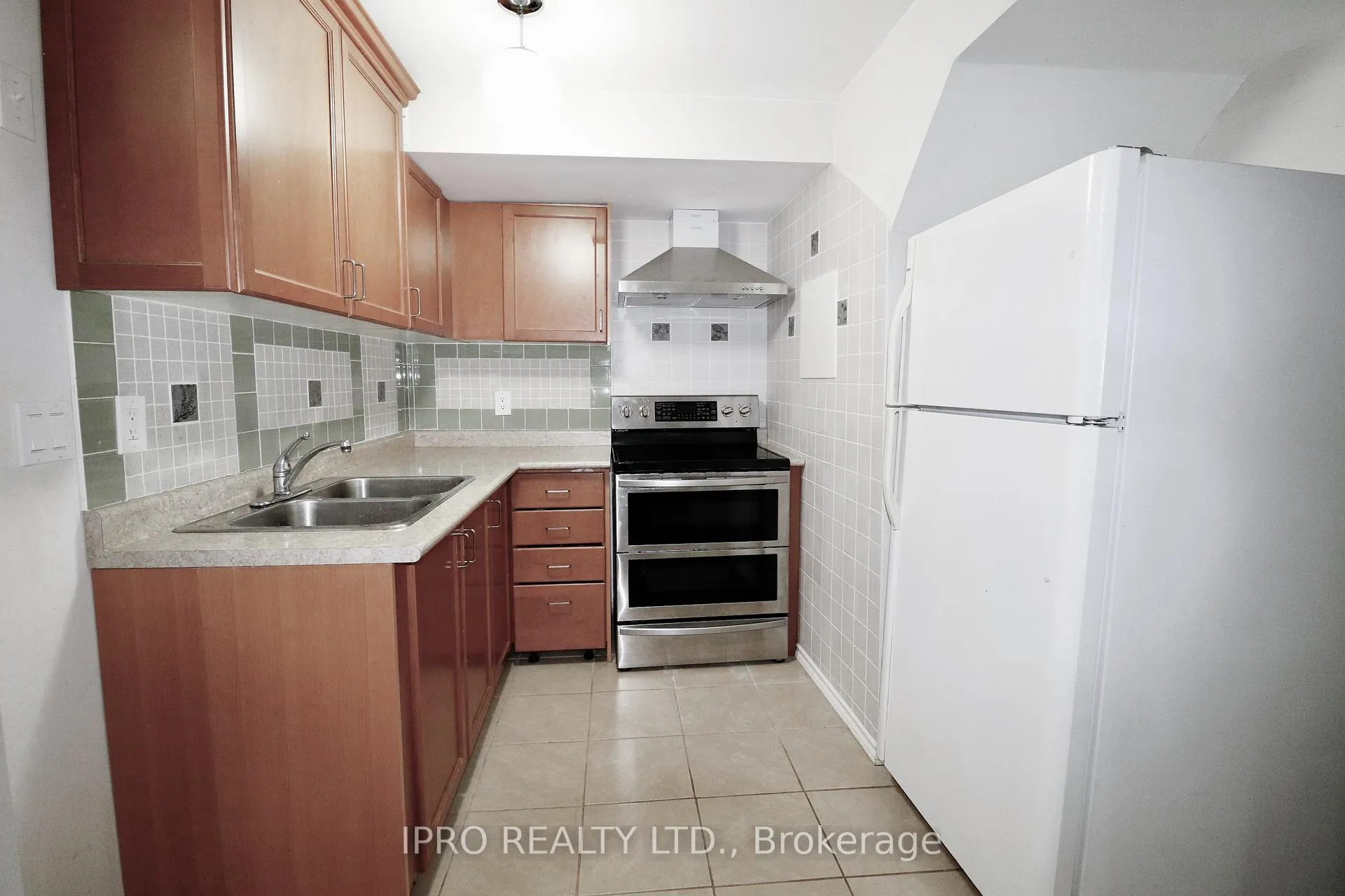Photo 26 of 50 Orion Avenue, Vaughan, Vellore Village — HOMEH