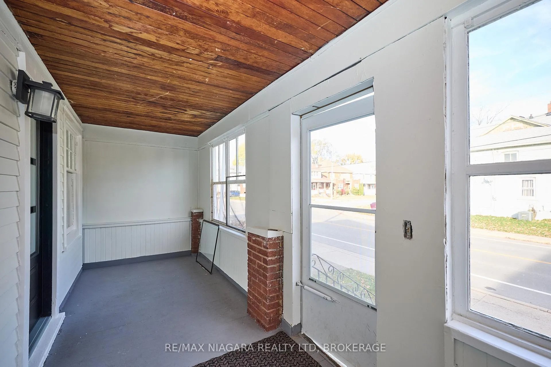 Photo 3 of 5006 Morrison Street, Niagara Falls, Cherrywood — HOMEH