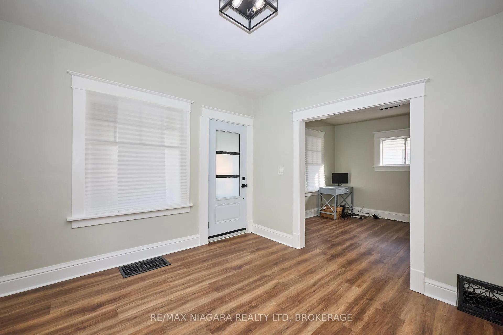 Photo 6 of 5006 Morrison Street, Niagara Falls, Cherrywood — HOMEH