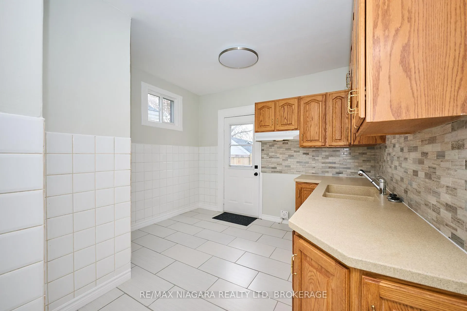 Photo 11 of 5006 Morrison Street, Niagara Falls, Cherrywood — HOMEH