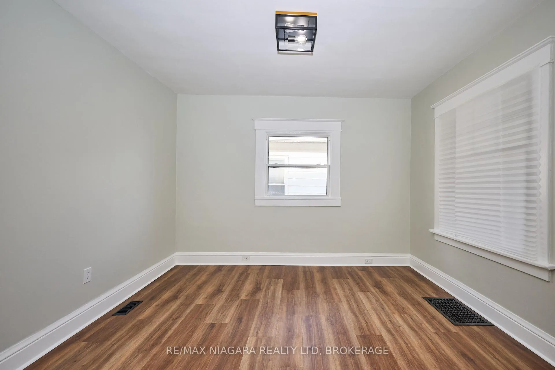 Photo 22 of 5006 Morrison Street, Niagara Falls, Cherrywood — HOMEH