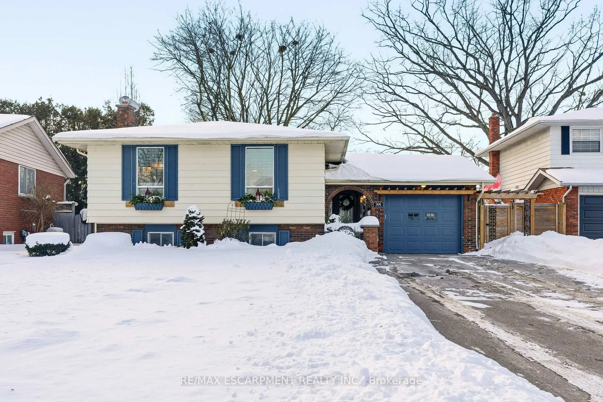 Photo 1 of 566 Lani Crescent, Burlington, Roseland — HOMEH