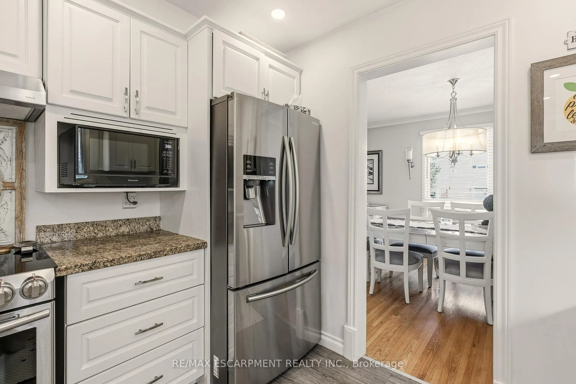 Photo 12 of 566 Lani Crescent, Burlington, Roseland — HOMEH